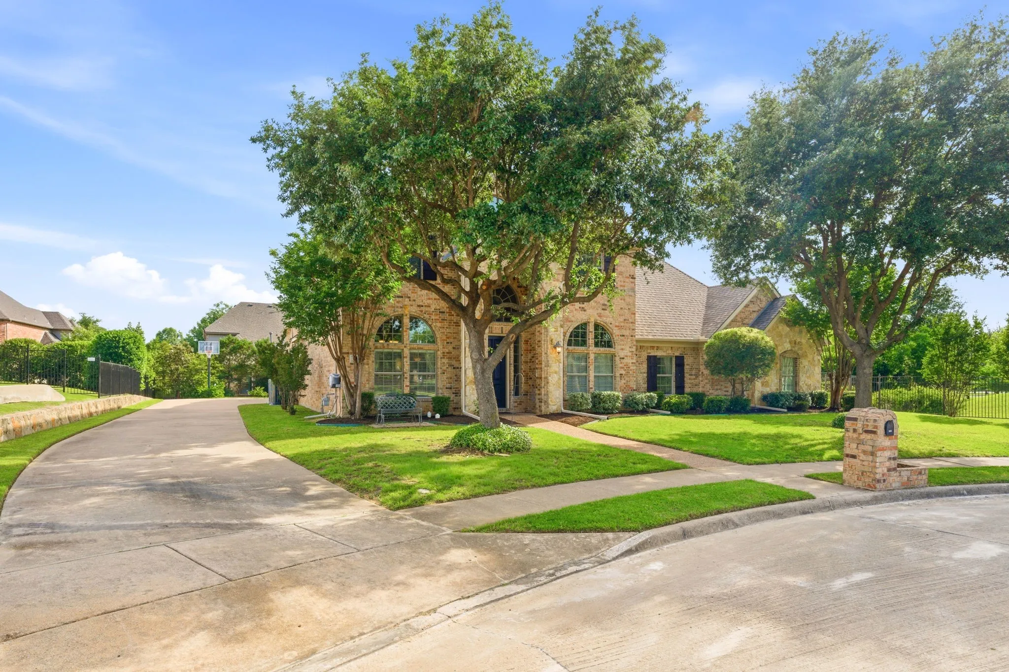 Single Family Residence For Sale in Denton County , 4615 Wild Honey Court, Flower Mound, Texas 75022, 4 Bedroom, 4 Bathroom, 3 Garage spaces, 4,064 Sqft, built in 2004, Preowned, mls#21259004, Real Estate Agent in Flower Mound, Homes For Sale in Denton county, Homes For Sale in Flower Mound, Realtor in Flower Mound Texas, Real Estate Brokerage Independent Realty Texas, Luminita Cordes Realtor