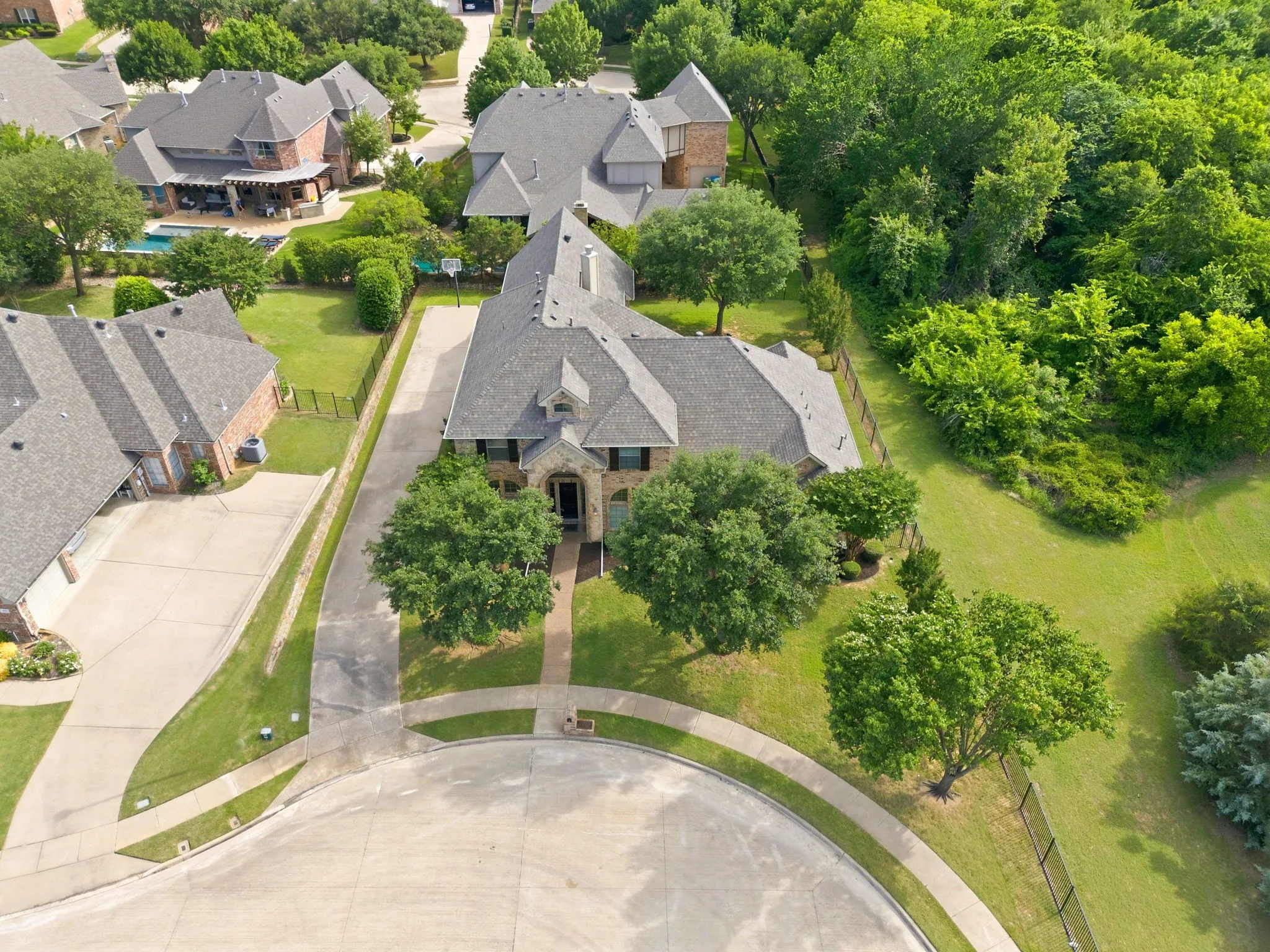Cul-de-sac location that borders the greenbelt of the park provides privacy and allows for minimal through-traffic, ideal for entertaining and creating extra space for parking, kids can play basketball, ride bikes, or access the park right next to the house.