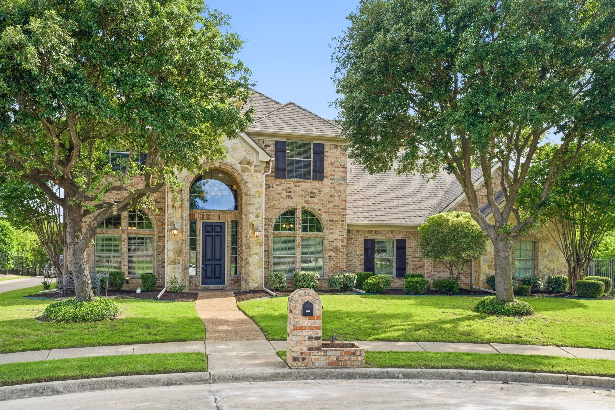 Single Family Residence For Sale in Denton County , 4615 Wild Honey Court, Flower Mound, Texas 75022, 4 Bedroom, 4 Bathroom, 3 Garage spaces, 4,064 Sqft, built in 2004, Preowned, mls#21259004, Real Estate Agent in Flower Mound, Homes For Sale in Denton county, Homes For Sale in Flower Mound, Realtor in Flower Mound Texas, Real Estate Brokerage Independent Realty Texas, Luminita Cordes Realtor