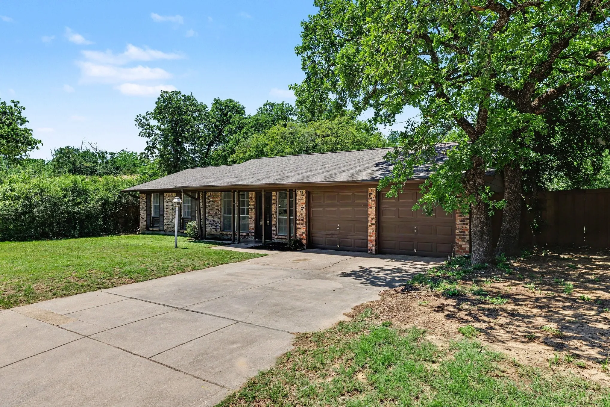 Single Family Residence For Sale in Tarrant County , 60 Somerset Terrace, Bedford, Texas 76022, 3 Bedroom, 2 Bathroom, 2 Garage spaces, 1,203 Sqft, built in 1959, mls#21260119, Real Estate Agent in Bedford, Homes For Sale in Tarrant county, Homes For Sale in Bedford, Realtor in Bedford Texas, Real Estate Brokerage Independent Realty Texas, Luminita Cordes Realtor