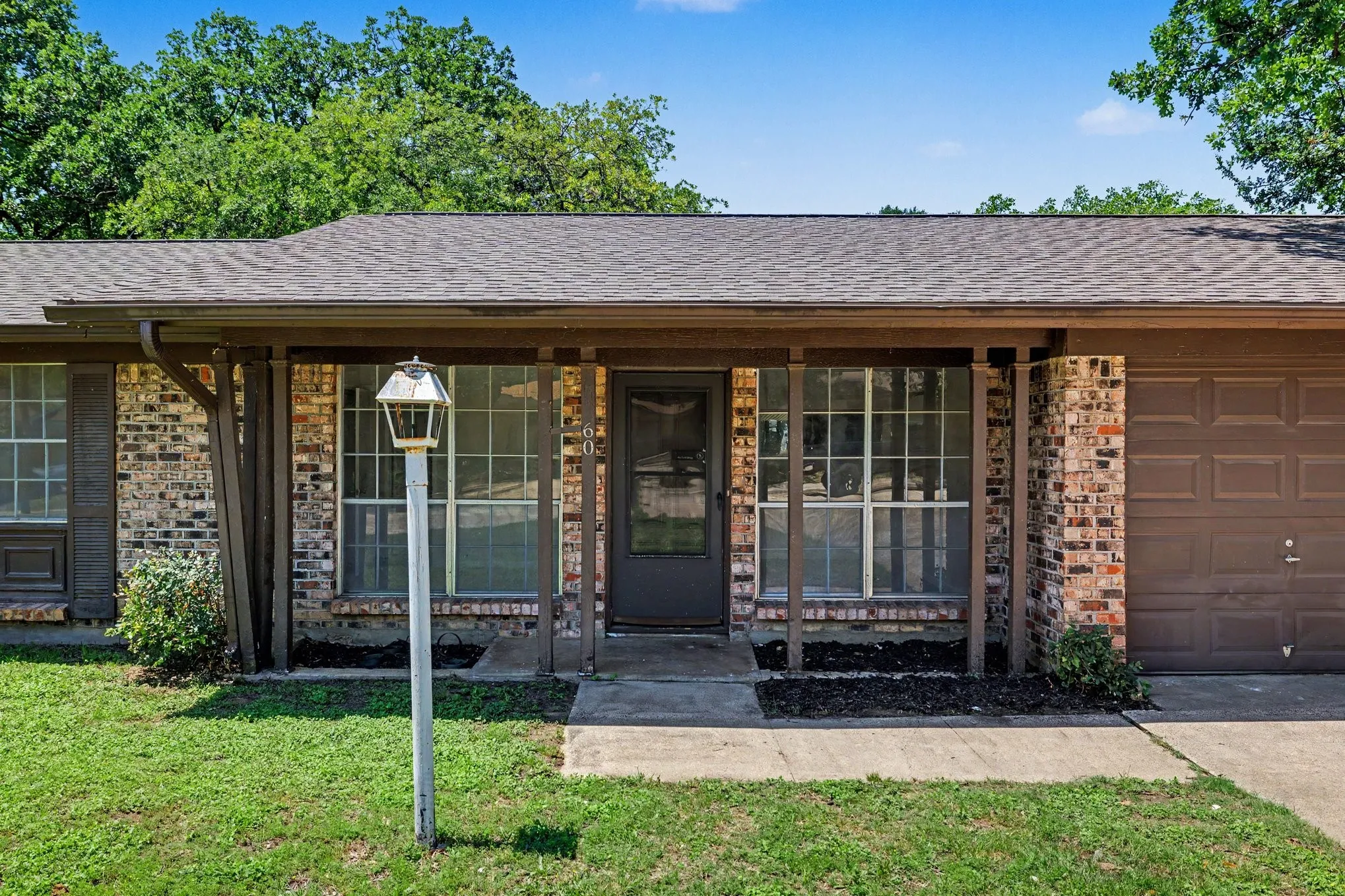 Single Family Residence For Sale in Tarrant County , 60 Somerset Terrace, Bedford, Texas 76022, 3 Bedroom, 2 Bathroom, 2 Garage spaces, 1,203 Sqft, built in 1959, mls#21260119, Real Estate Agent in Bedford, Homes For Sale in Tarrant county, Homes For Sale in Bedford, Realtor in Bedford Texas, Real Estate Brokerage Independent Realty Texas, Luminita Cordes Realtor