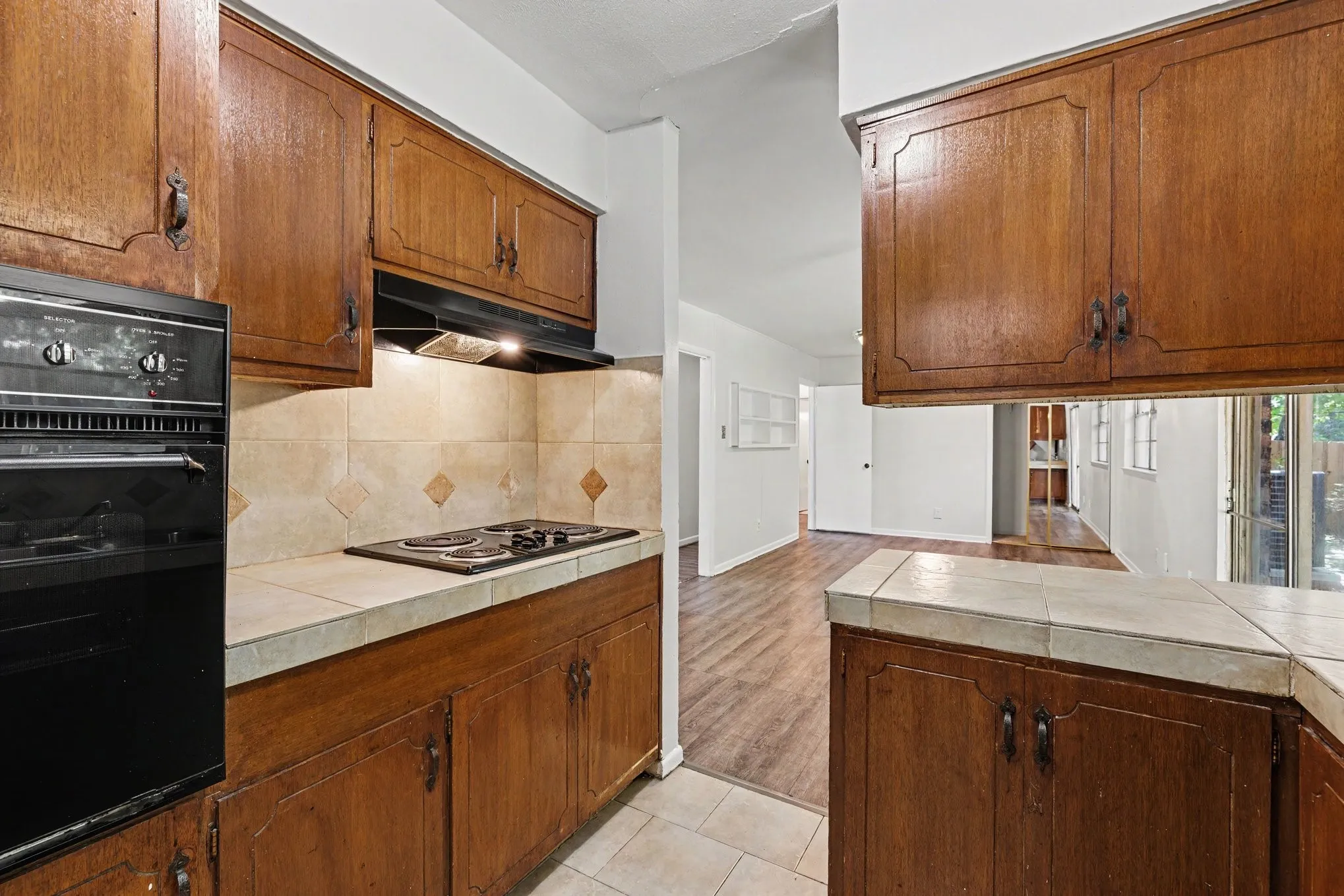 Single Family Residence For Sale in Tarrant County , 60 Somerset Terrace, Bedford, Texas 76022, 3 Bedroom, 2 Bathroom, 2 Garage spaces, 1,203 Sqft, built in 1959, mls#21260119, Real Estate Agent in Bedford, Homes For Sale in Tarrant county, Homes For Sale in Bedford, Realtor in Bedford Texas, Real Estate Brokerage Independent Realty Texas, Luminita Cordes Realtor