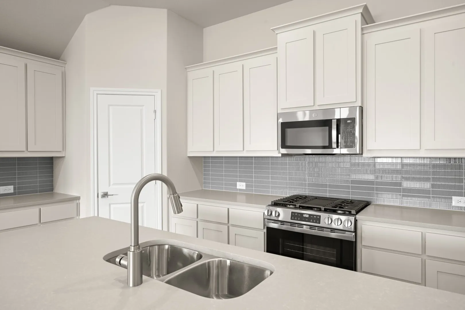 DFW-Hunters Ridge -Concept 1937-1104 Birchwood Drive-Kitchen-Risewell Homes-4