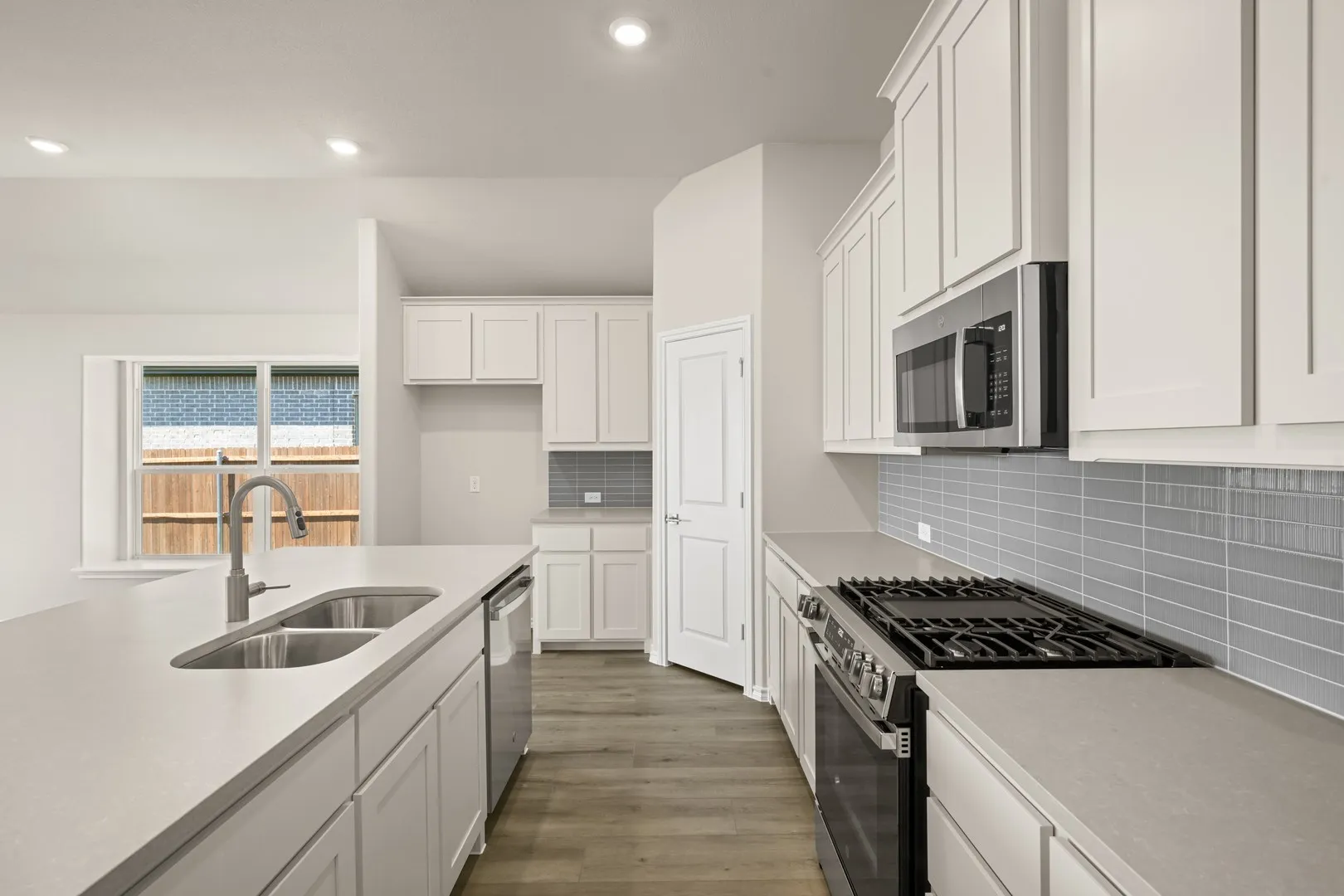 DFW-Hunters Ridge -Concept 1937-1104 Birchwood Drive-Kitchen-Risewell Homes-3