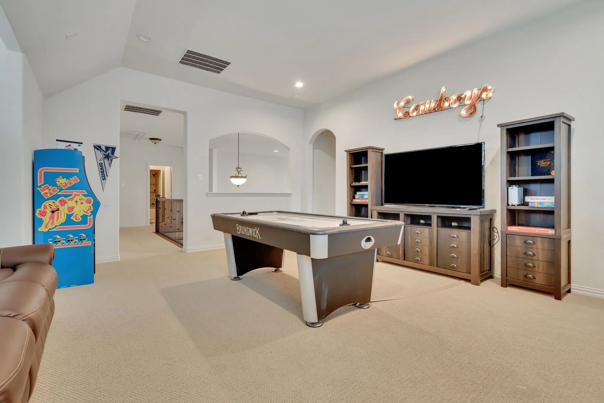 Single Family Residence For Sale in Denton County , 601 Sandy Lane, Flower Mound, Texas 75022, 5 Bedroom, 4 Bathroom, 2 Garage spaces, 3,839 Sqft, built in 2016, mls#21260279, Real Estate Agent in Flower Mound, Homes For Sale in Denton county, Homes For Sale in Flower Mound, Realtor in Flower Mound Texas, Real Estate Brokerage Independent Realty Texas, Luminita Cordes Realtor