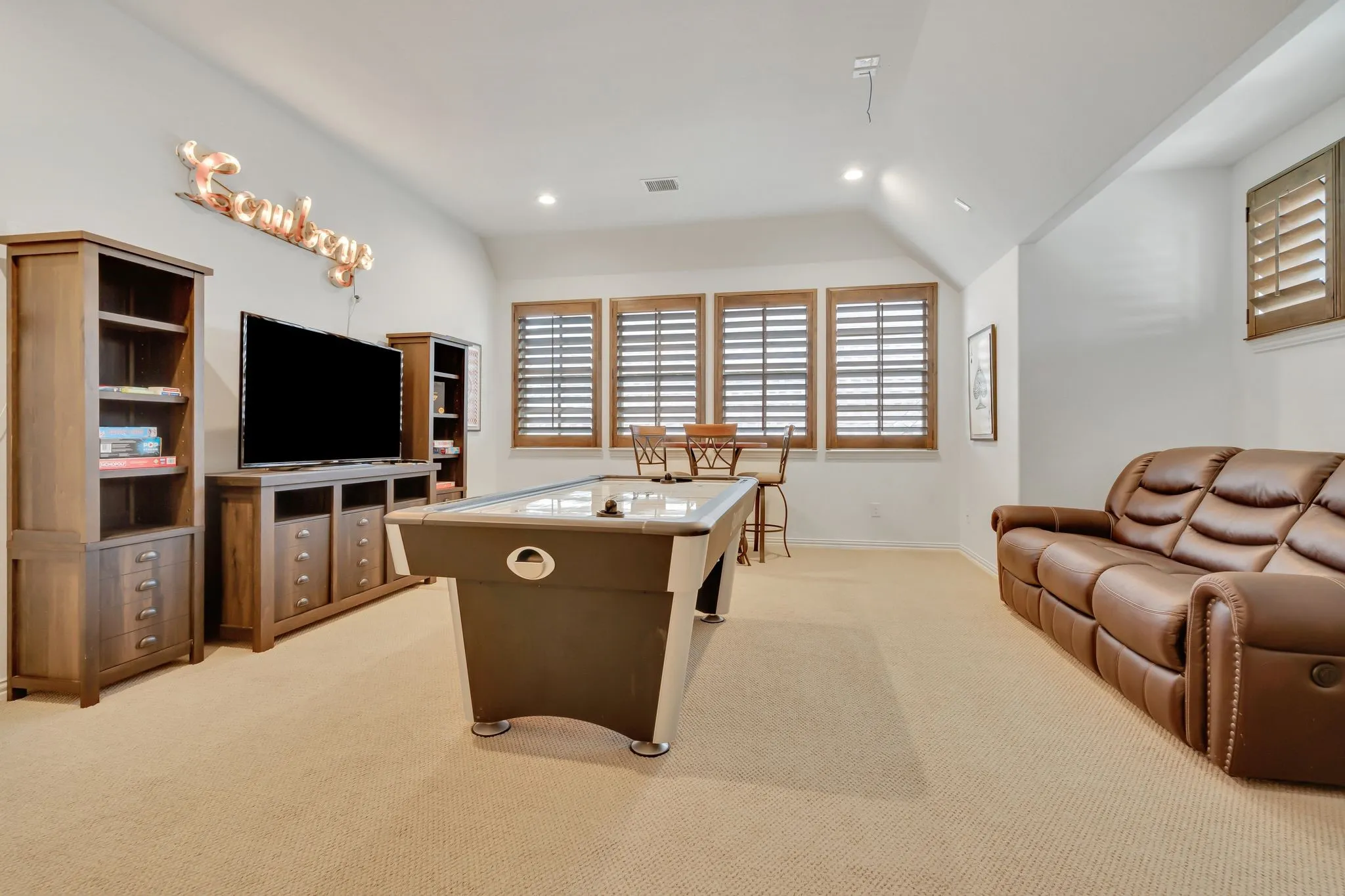 Single Family Residence For Sale in Denton County , 601 Sandy Lane, Flower Mound, Texas 75022, 5 Bedroom, 4 Bathroom, 2 Garage spaces, 3,839 Sqft, built in 2016, mls#21260279, Real Estate Agent in Flower Mound, Homes For Sale in Denton county, Homes For Sale in Flower Mound, Realtor in Flower Mound Texas, Real Estate Brokerage Independent Realty Texas, Luminita Cordes Realtor