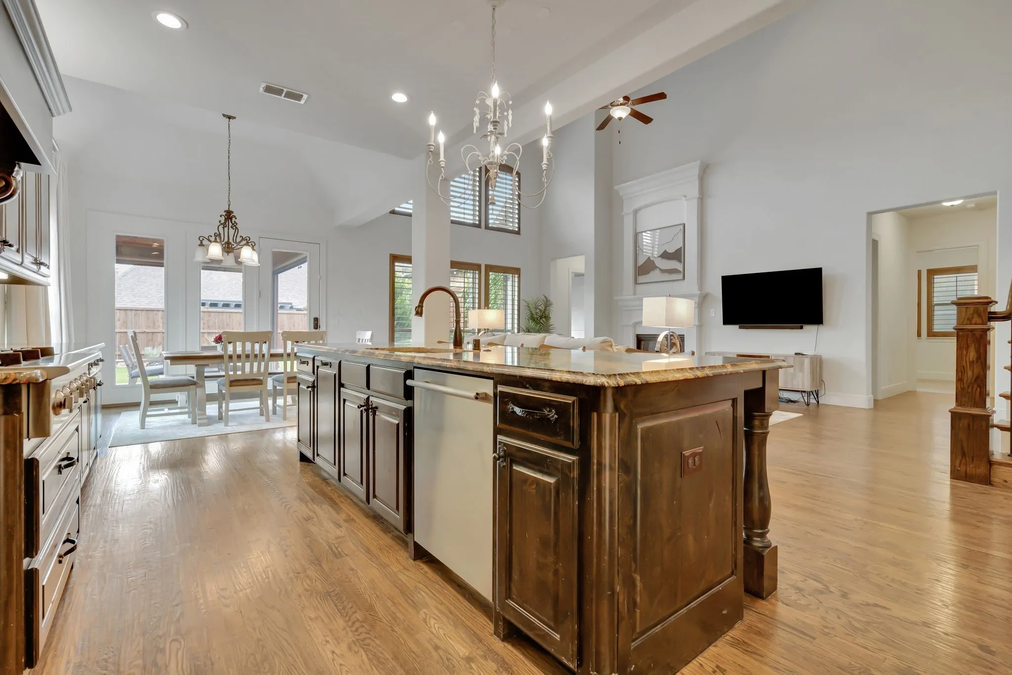 Single Family Residence For Sale in Denton County , 601 Sandy Lane, Flower Mound, Texas 75022, 5 Bedroom, 4 Bathroom, 2 Garage spaces, 3,839 Sqft, built in 2016, mls#21260279, Real Estate Agent in Flower Mound, Homes For Sale in Denton county, Homes For Sale in Flower Mound, Realtor in Flower Mound Texas, Real Estate Brokerage Independent Realty Texas, Luminita Cordes Realtor