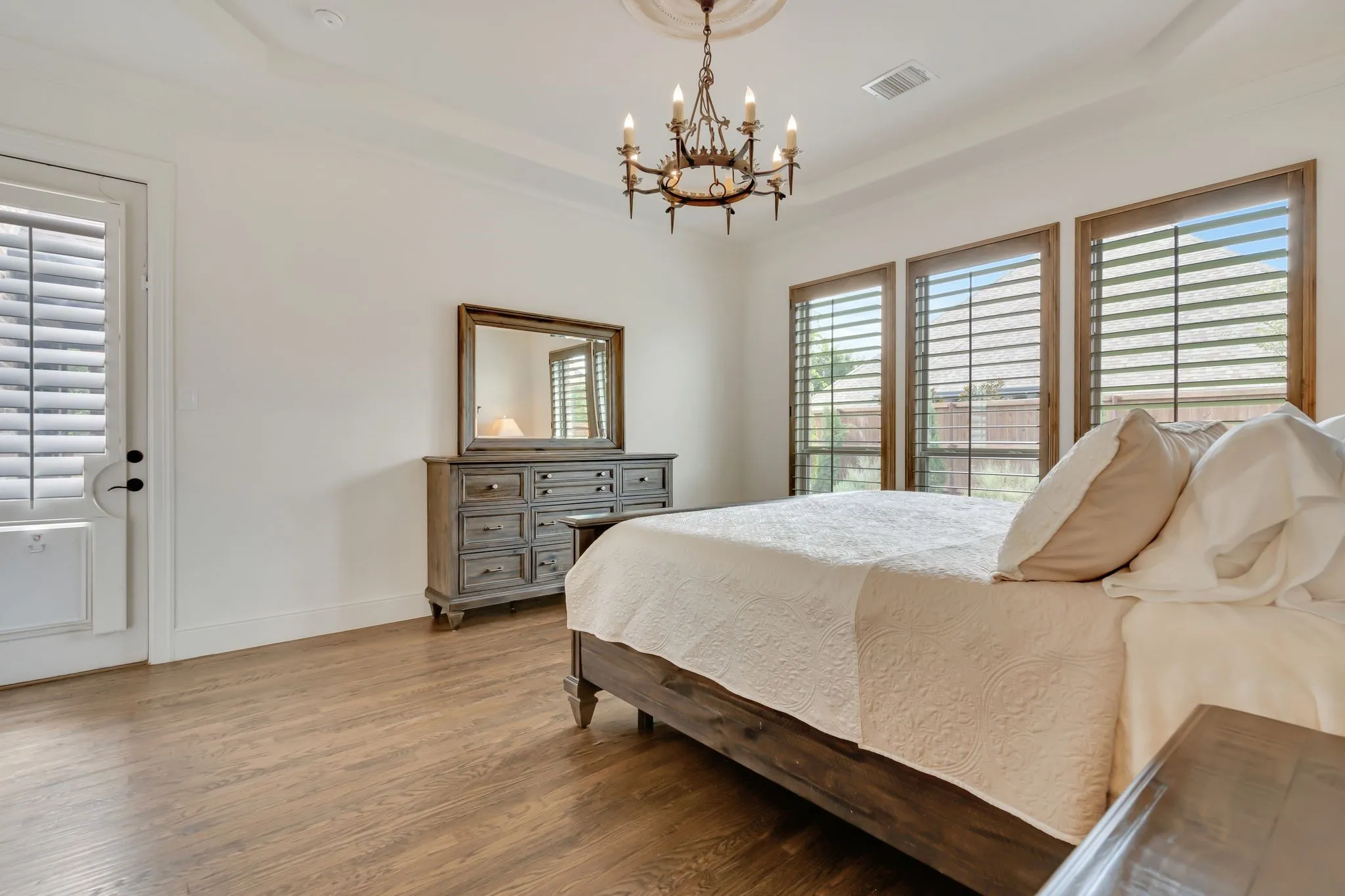 Single Family Residence For Sale in Denton County , 601 Sandy Lane, Flower Mound, Texas 75022, 5 Bedroom, 4 Bathroom, 2 Garage spaces, 3,839 Sqft, built in 2016, mls#21260279, Real Estate Agent in Flower Mound, Homes For Sale in Denton county, Homes For Sale in Flower Mound, Realtor in Flower Mound Texas, Real Estate Brokerage Independent Realty Texas, Luminita Cordes Realtor