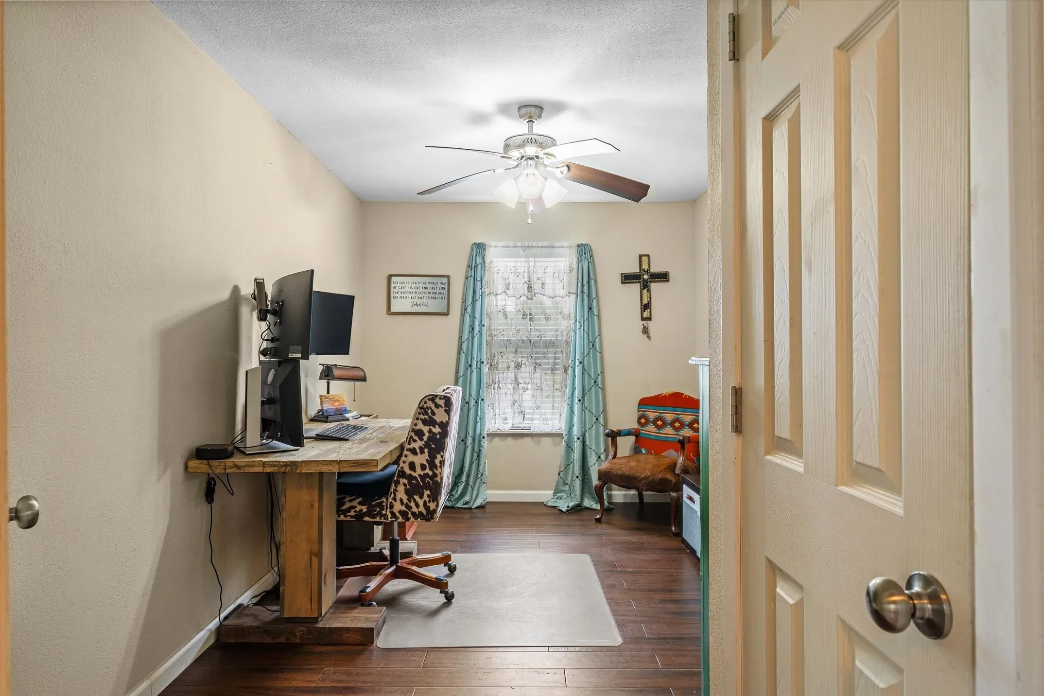 Single Family Residence For Sale in Kaufman County , 11101 County Road 104, Kaufman, Texas 75142, 4 Bedroom, 3 Bathroom, Garage spaces, 4,080 Sqft, built in 1994, Preowned, mls#21256368, Real Estate Agent in Kaufman, Homes For Sale in Kaufman county, Homes For Sale in Kaufman, Realtor in Kaufman Texas, Real Estate Brokerage Independent Realty Texas, Luminita Cordes Realtor