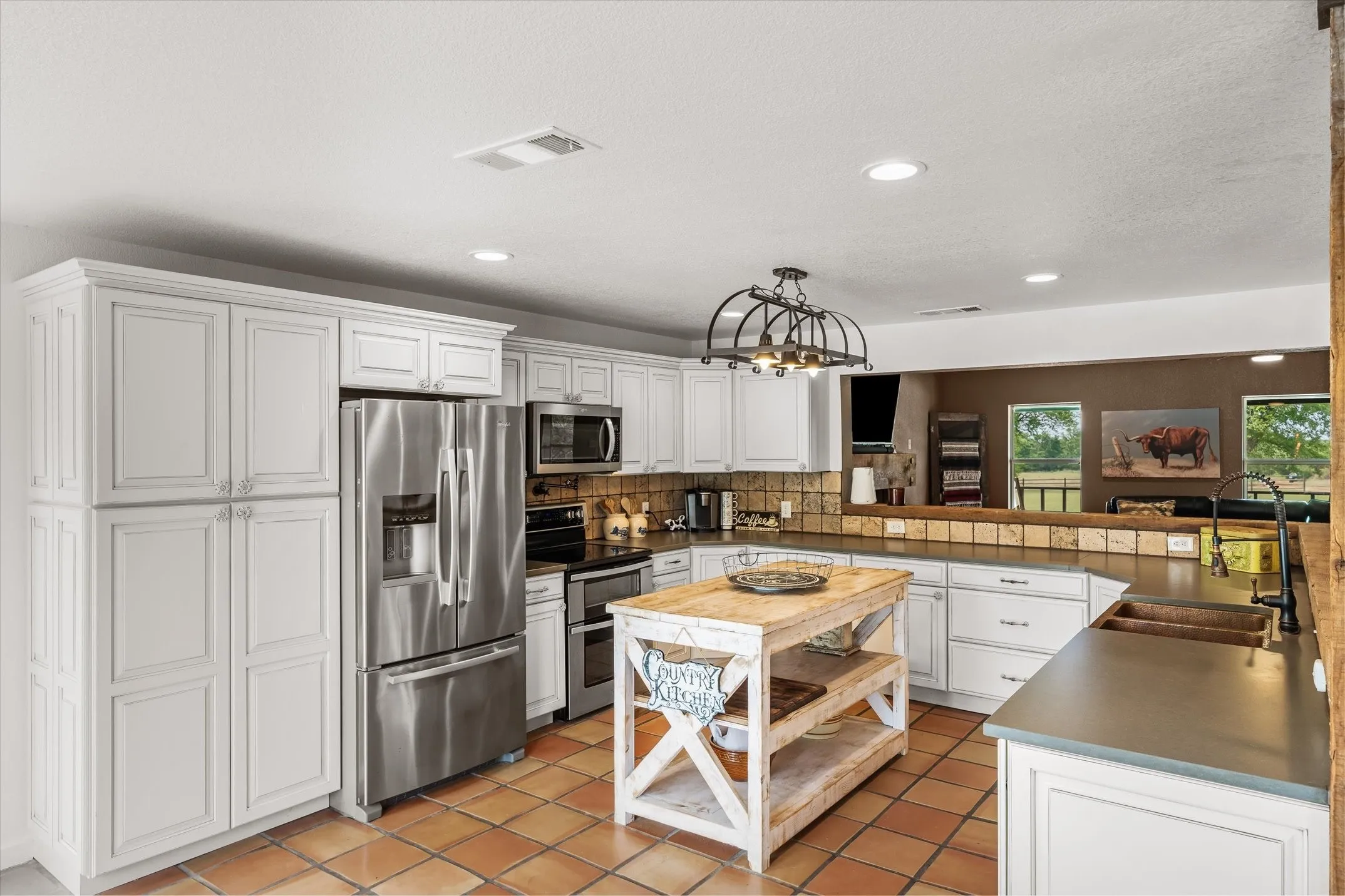 Single Family Residence For Sale in Kaufman County , 11101 County Road 104, Kaufman, Texas 75142, 4 Bedroom, 3 Bathroom, Garage spaces, 4,080 Sqft, built in 1994, Preowned, mls#21256368, Real Estate Agent in Kaufman, Homes For Sale in Kaufman county, Homes For Sale in Kaufman, Realtor in Kaufman Texas, Real Estate Brokerage Independent Realty Texas, Luminita Cordes Realtor