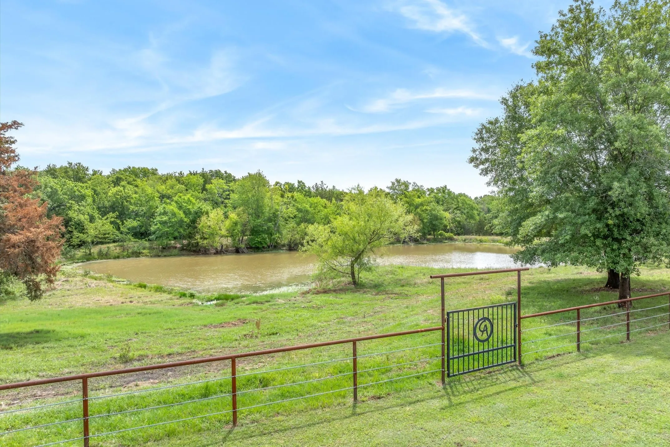 Single Family Residence For Sale in Kaufman County , 11101 County Road 104, Kaufman, Texas 75142, 4 Bedroom, 3 Bathroom, Garage spaces, 4,080 Sqft, built in 1994, Preowned, mls#21256368, Real Estate Agent in Kaufman, Homes For Sale in Kaufman county, Homes For Sale in Kaufman, Realtor in Kaufman Texas, Real Estate Brokerage Independent Realty Texas, Luminita Cordes Realtor
