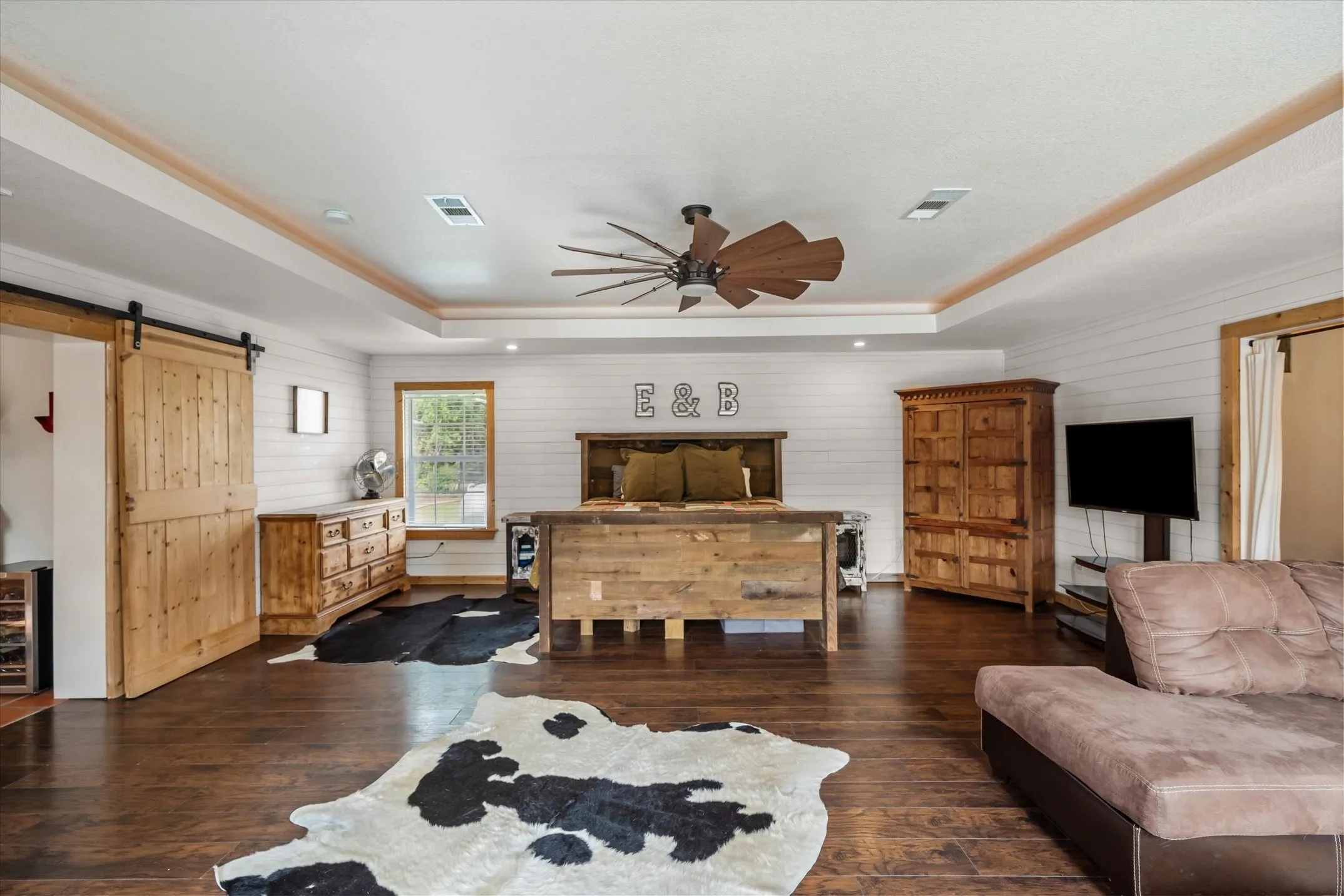 Single Family Residence For Sale in Kaufman County , 11101 County Road 104, Kaufman, Texas 75142, 4 Bedroom, 3 Bathroom, Garage spaces, 4,080 Sqft, built in 1994, Preowned, mls#21256368, Real Estate Agent in Kaufman, Homes For Sale in Kaufman county, Homes For Sale in Kaufman, Realtor in Kaufman Texas, Real Estate Brokerage Independent Realty Texas, Luminita Cordes Realtor