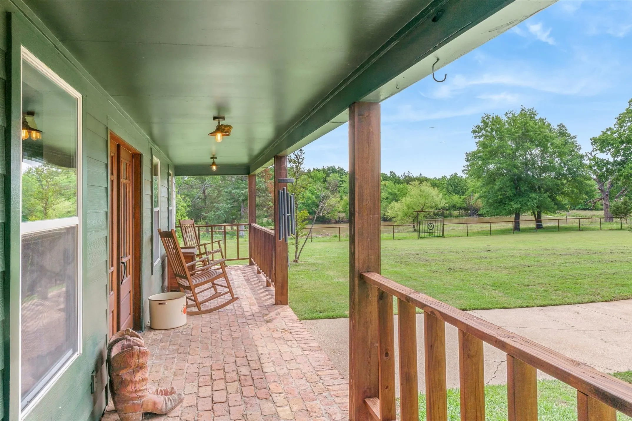 Single Family Residence For Sale in Kaufman County , 11101 County Road 104, Kaufman, Texas 75142, 4 Bedroom, 3 Bathroom, Garage spaces, 4,080 Sqft, built in 1994, Preowned, mls#21256368, Real Estate Agent in Kaufman, Homes For Sale in Kaufman county, Homes For Sale in Kaufman, Realtor in Kaufman Texas, Real Estate Brokerage Independent Realty Texas, Luminita Cordes Realtor