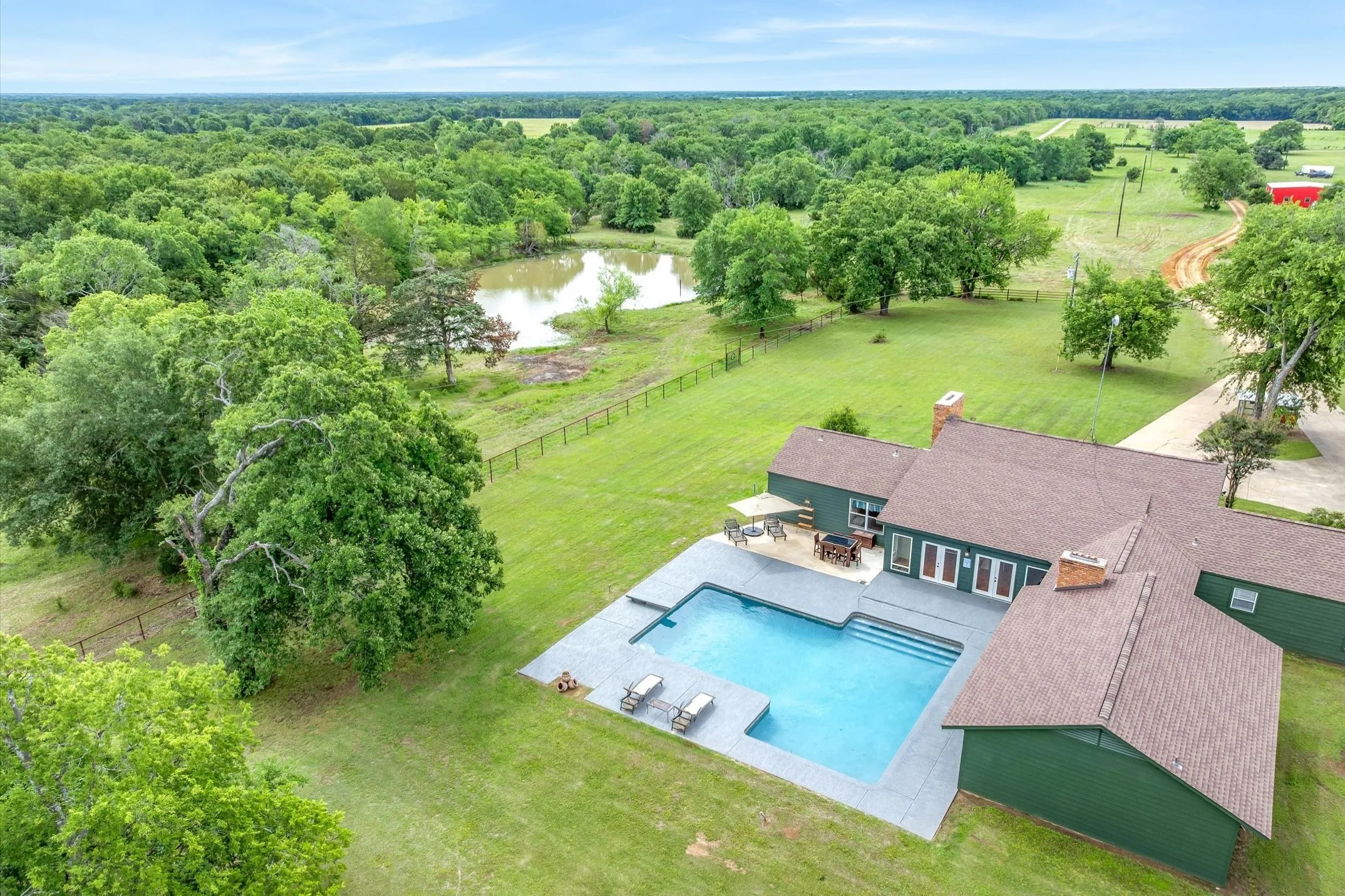 Single Family Residence For Sale in Kaufman County , 11101 County Road 104, Kaufman, Texas 75142, 4 Bedroom, 3 Bathroom, Garage spaces, 4,080 Sqft, built in 1994, Preowned, mls#21256368, Real Estate Agent in Kaufman, Homes For Sale in Kaufman county, Homes For Sale in Kaufman, Realtor in Kaufman Texas, Real Estate Brokerage Independent Realty Texas, Luminita Cordes Realtor