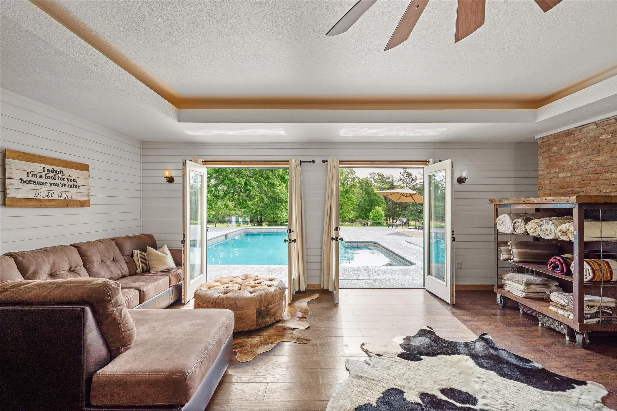 Single Family Residence For Sale in Kaufman County , 11101 County Road 104, Kaufman, Texas 75142, 4 Bedroom, 3 Bathroom, Garage spaces, 4,080 Sqft, built in 1994, Preowned, mls#21256368, Real Estate Agent in Kaufman, Homes For Sale in Kaufman county, Homes For Sale in Kaufman, Realtor in Kaufman Texas, Real Estate Brokerage Independent Realty Texas, Luminita Cordes Realtor