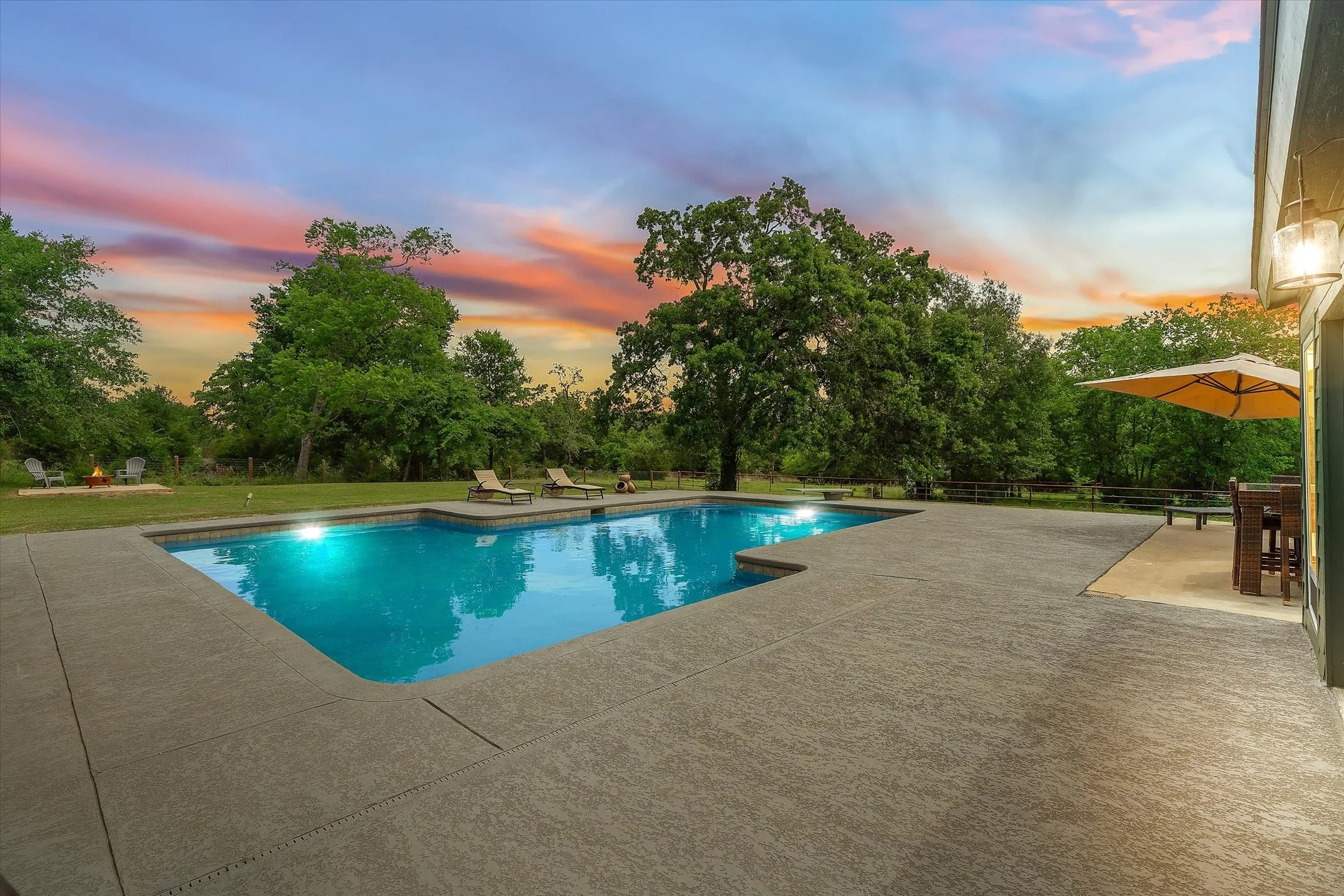 Single Family Residence For Sale in Kaufman County , 11101 County Road 104, Kaufman, Texas 75142, 4 Bedroom, 3 Bathroom, Garage spaces, 4,080 Sqft, built in 1994, Preowned, mls#21256368, Real Estate Agent in Kaufman, Homes For Sale in Kaufman county, Homes For Sale in Kaufman, Realtor in Kaufman Texas, Real Estate Brokerage Independent Realty Texas, Luminita Cordes Realtor