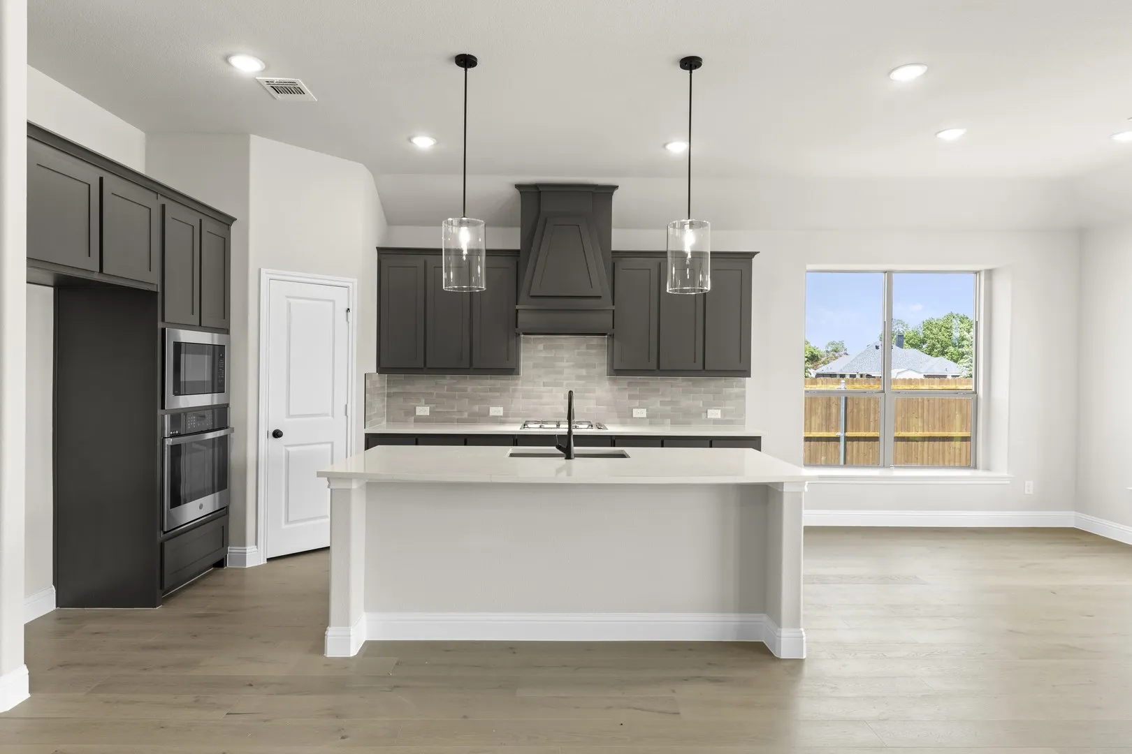DFW-Lovers Landing-Concept 2370-417 Heritage Hill Drive-Kitchen-Risewell Homes