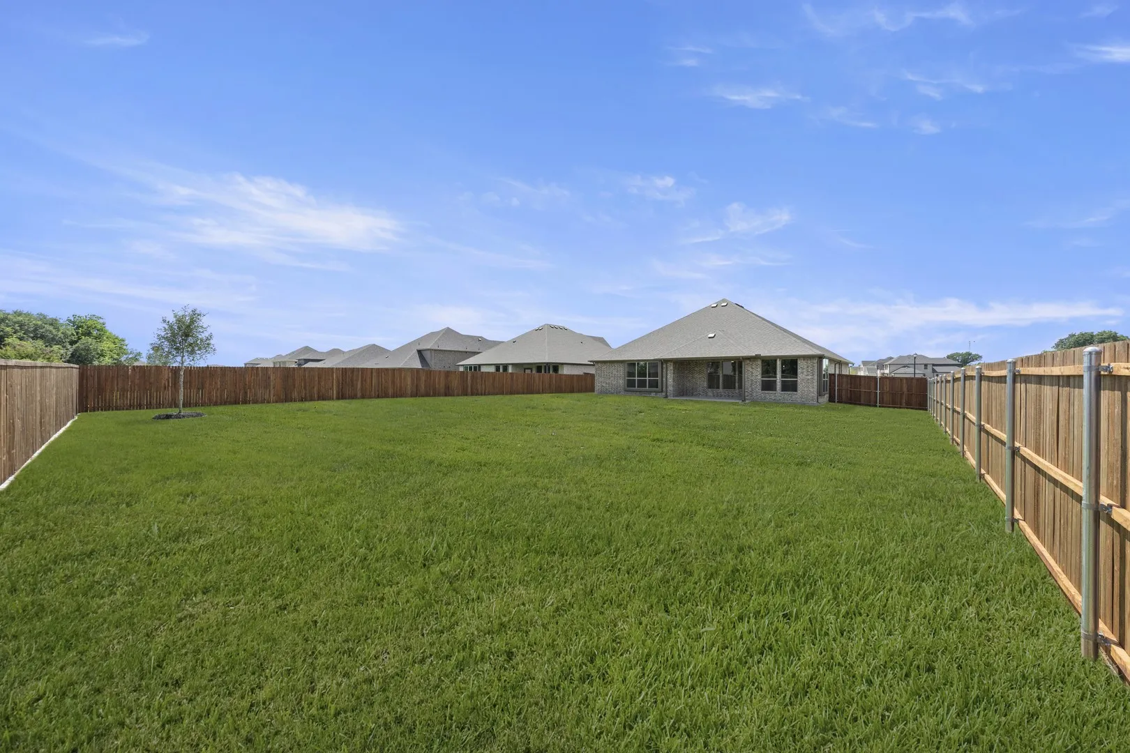 DFW-Lovers Landing-Concept 2370-417 Heritage Hill Drive-Back2-Risewell Homes