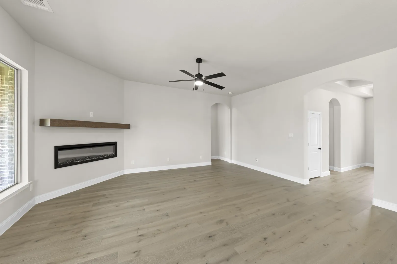 DFW-Lovers Landing-Concept 2370-417 Heritage Hill Drive-Family2-Risewell Homes