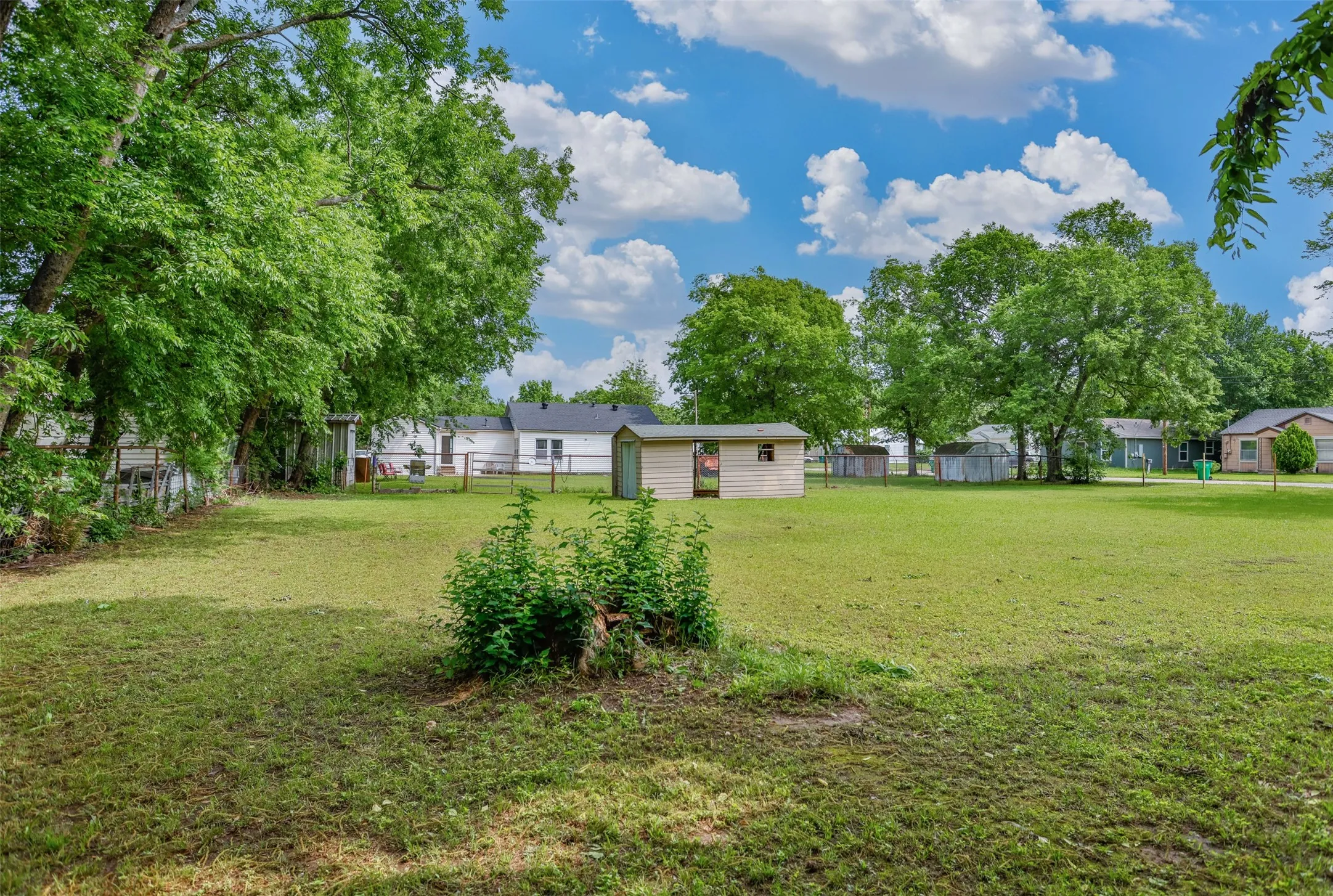 Single Family Residence For Sale in Cooke County , 1520 Olive Street, Gainesville, Texas 76240, 3 Bedrooms, 2 Bathrooms, Garage spaces, 1,446 Sqft, built in 1947, Price $240,000, mls#21253819, Real Estate Agent in Gainesville, Homes For Sale in Cooke county, Homes For Sale in Gainesville, Realtor in Gainesville Texas, Real Estate Brokerage Independent Realty Texas, Luminita Cordes Realtor
