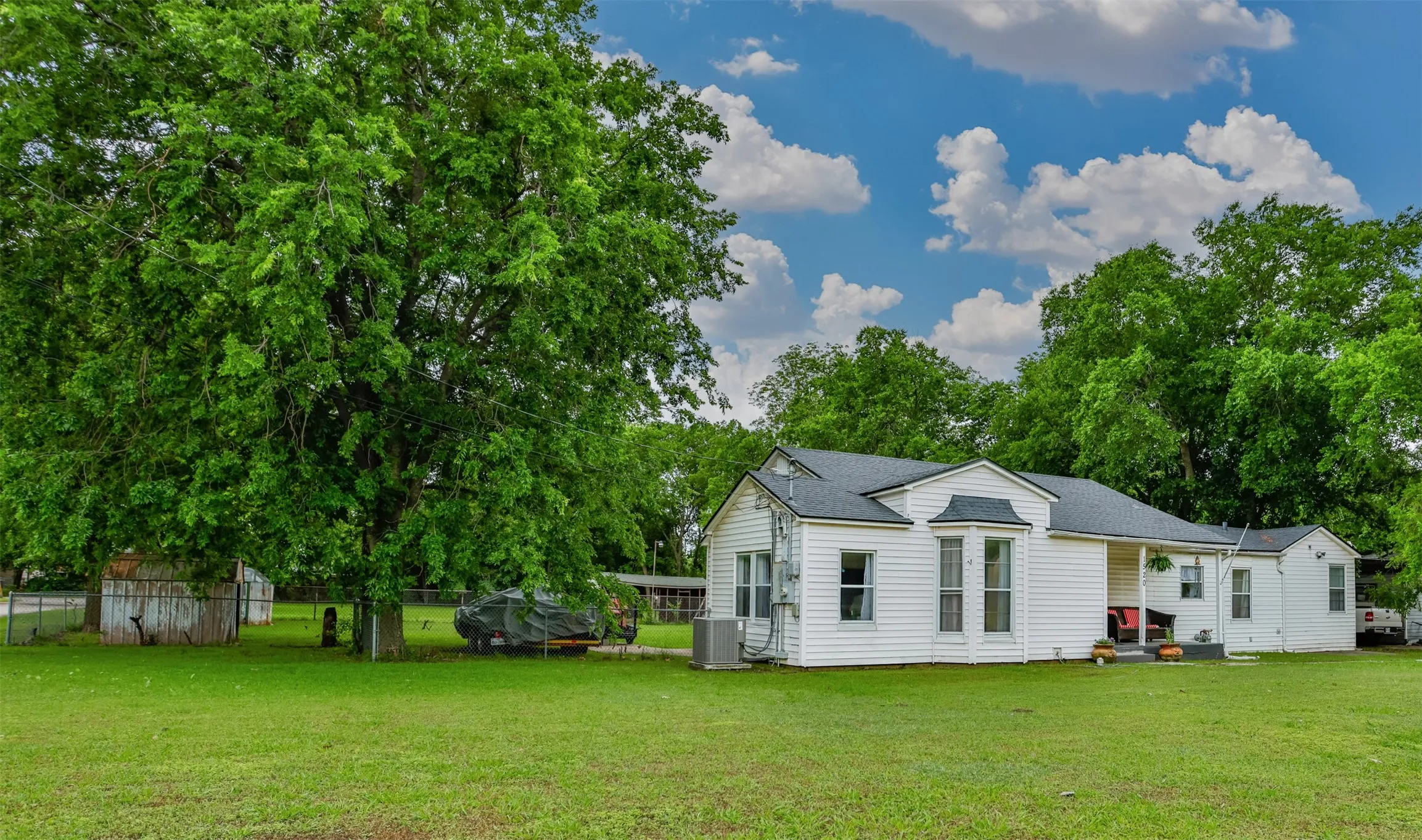 Single Family Residence For Sale in Cooke County , 1520 Olive Street, Gainesville, Texas 76240, 3 Bedrooms, 2 Bathrooms, Garage spaces, 1,446 Sqft, built in 1947, Price $240,000, mls#21253819, Real Estate Agent in Gainesville, Homes For Sale in Cooke county, Homes For Sale in Gainesville, Realtor in Gainesville Texas, Real Estate Brokerage Independent Realty Texas, Luminita Cordes Realtor