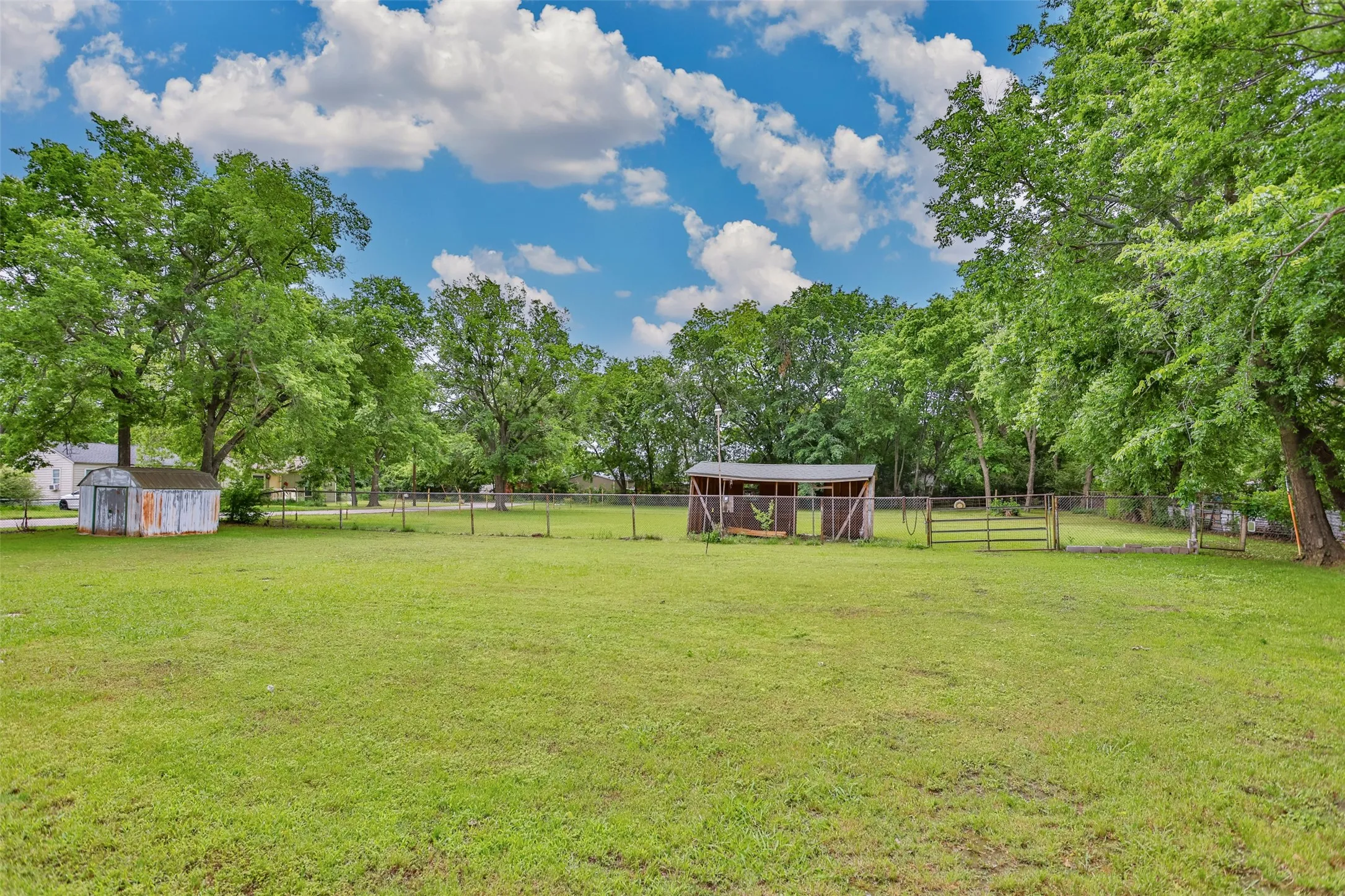 Single Family Residence For Sale in Cooke County , 1520 Olive Street, Gainesville, Texas 76240, 3 Bedrooms, 2 Bathrooms, Garage spaces, 1,446 Sqft, built in 1947, Price $240,000, mls#21253819, Real Estate Agent in Gainesville, Homes For Sale in Cooke county, Homes For Sale in Gainesville, Realtor in Gainesville Texas, Real Estate Brokerage Independent Realty Texas, Luminita Cordes Realtor