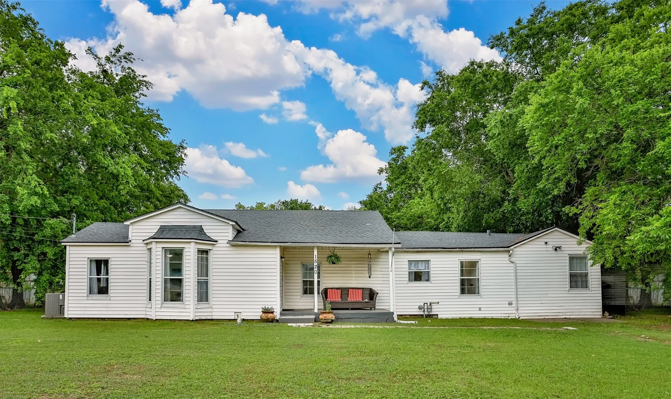 Single Family Residence For Sale in Cooke County , 1520 Olive Street, Gainesville, Texas 76240, 3 Bedrooms, 2 Bathrooms, Garage spaces, 1,446 Sqft, built in 1947, Price $240,000, mls#21253819, Real Estate Agent in Gainesville, Homes For Sale in Cooke county, Homes For Sale in Gainesville, Realtor in Gainesville Texas, Real Estate Brokerage Independent Realty Texas, Luminita Cordes Realtor