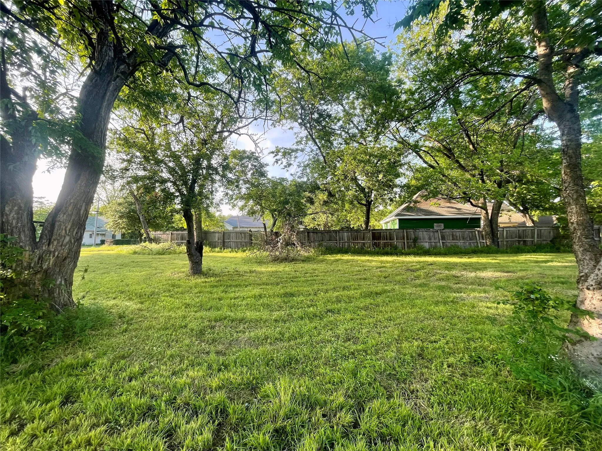 Unimproved Land For Sale in Cooke County , 320 N Morris Street, Gainesville, Texas 76240, 0, 0, Garage spaces, 0 Sqft, built in 0, Price $60,000, mls#21257672, Real Estate Agent in Gainesville, Homes For Sale in Cooke county, Homes For Sale in Gainesville, Realtor in Gainesville Texas, Real Estate Brokerage Independent Realty Texas, Luminita Cordes Realtor