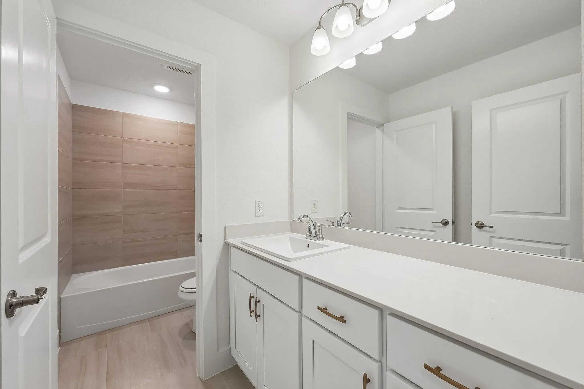 Single Family Residence For Sale in Collin County , 3912 Slate Street, Mc Kinney, Texas 75071, 4 Bedroom, 5 Bathroom, 3 Garage spaces, 3,454 Sqft, built in 2024, mls#21260330, Real Estate Agent in Mc Kinney, Homes For Sale in Collin county, Homes For Sale in Mc Kinney, Realtor in Mc Kinney Texas, Real Estate Brokerage Independent Realty Texas, Luminita Cordes Realtor
