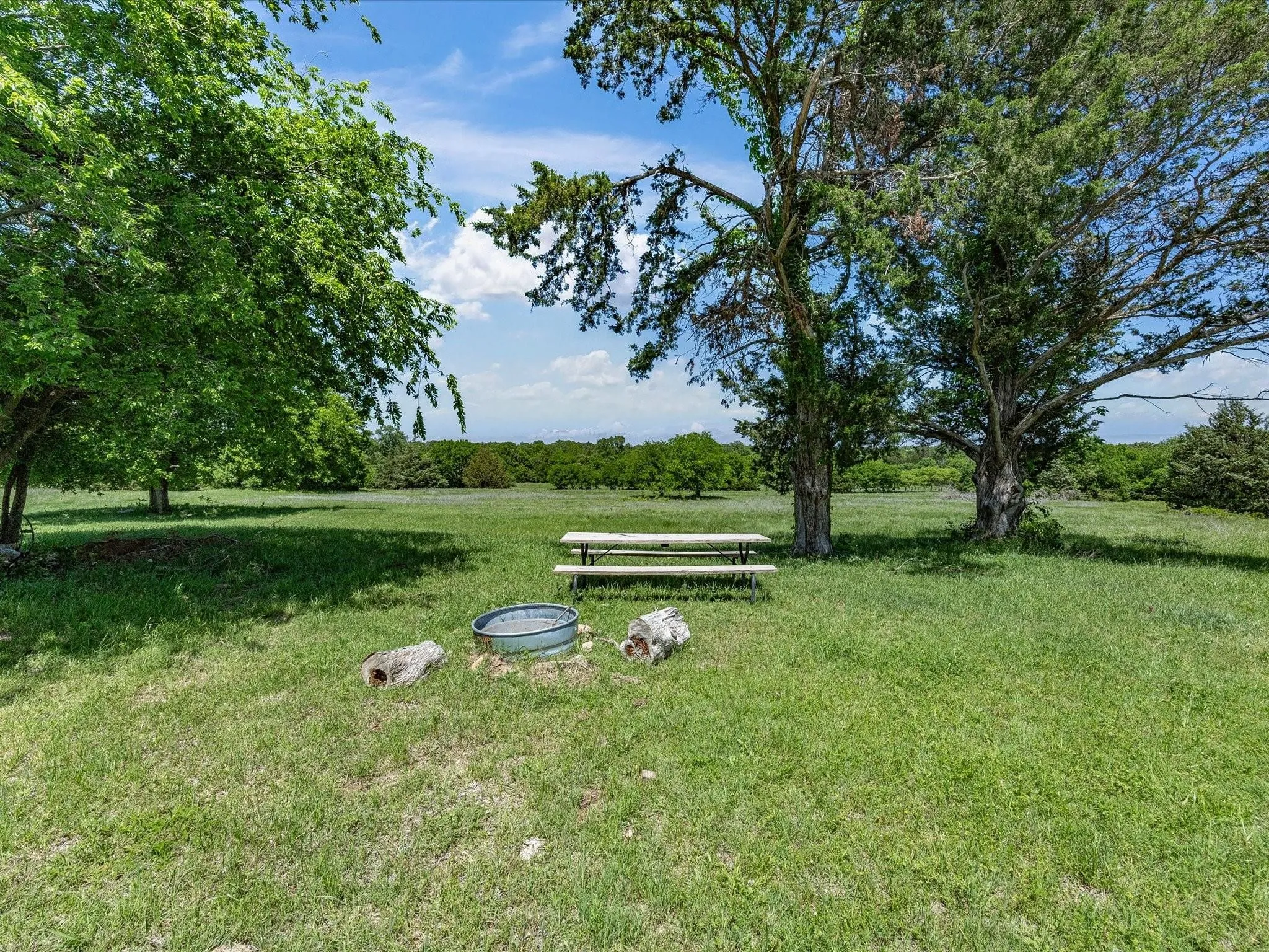 Improved Land For Sale in Montague County , 5444 Well Service Road, Bowie, Texas 76230, 0, 0, Garage spaces, 0 Sqft, built in 0, mls#21254999, Real Estate Agent in Bowie, Homes For Sale in Montague county, Homes For Sale in Bowie, Realtor in Bowie Texas, Real Estate Brokerage Independent Realty Texas, Luminita Cordes Realtor