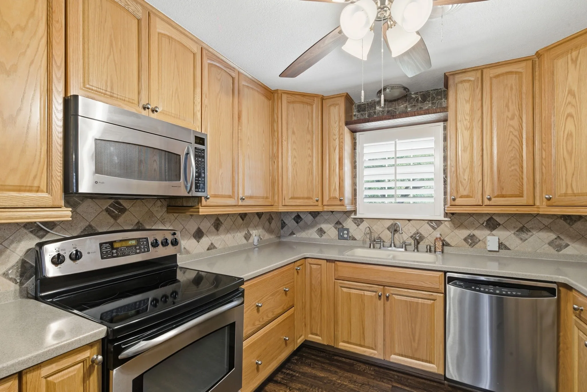 Single Family Residence For Sale in Jack County , 117 Bryan Street, Jacksboro, Texas 76458, 3 Bedroom, 2 Bathroom, Garage spaces, 1,712 Sqft, built in 1975, Price $315,000, mls#21259183, Real Estate Agent in Jacksboro, Homes For Sale in Jack county, Homes For Sale in Jacksboro, Realtor in Jacksboro Texas, Real Estate Brokerage Independent Realty Texas, Luminita Cordes Realtor