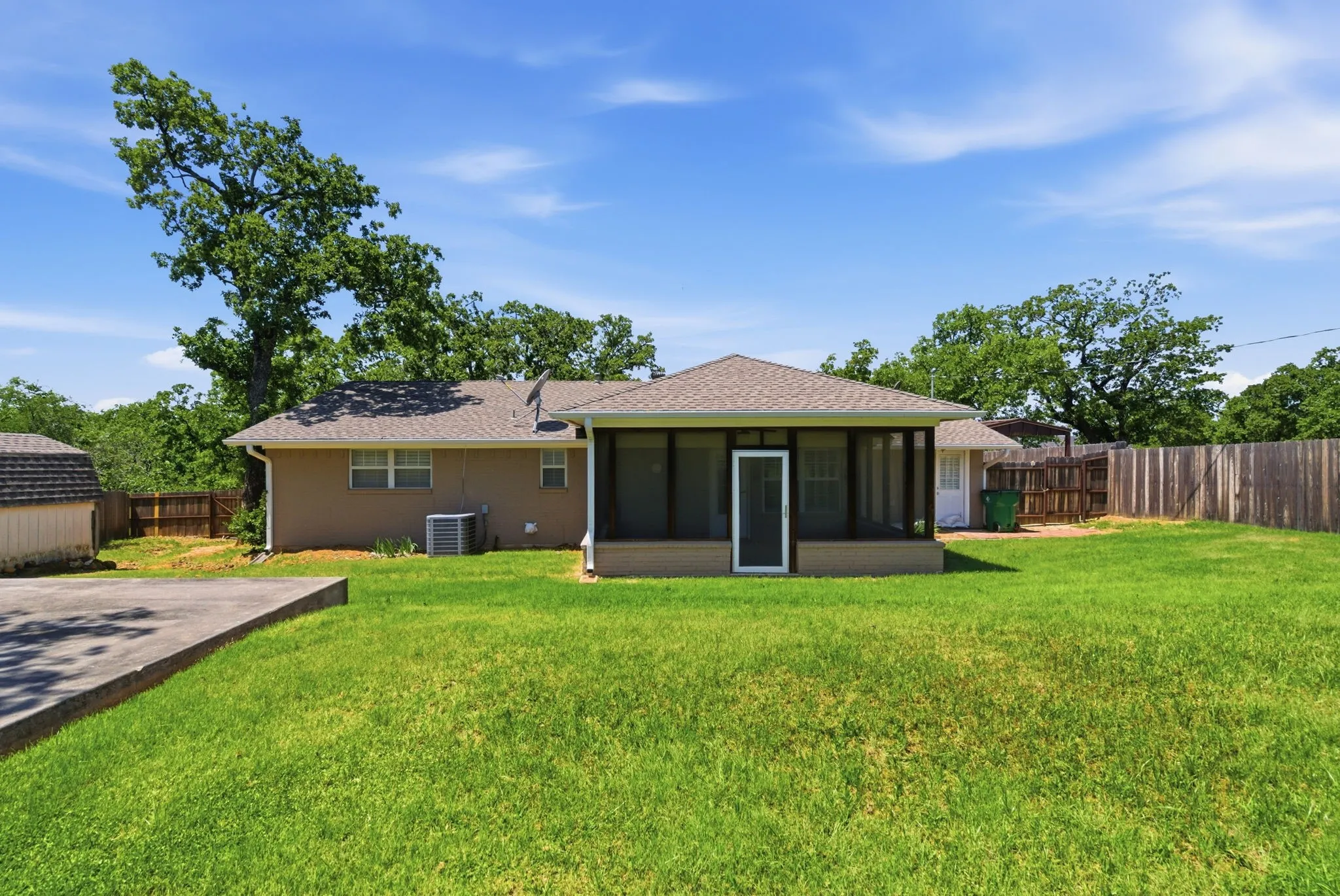 Single Family Residence For Sale in Jack County , 117 Bryan Street, Jacksboro, Texas 76458, 3 Bedroom, 2 Bathroom, Garage spaces, 1,712 Sqft, built in 1975, Price $315,000, mls#21259183, Real Estate Agent in Jacksboro, Homes For Sale in Jack county, Homes For Sale in Jacksboro, Realtor in Jacksboro Texas, Real Estate Brokerage Independent Realty Texas, Luminita Cordes Realtor