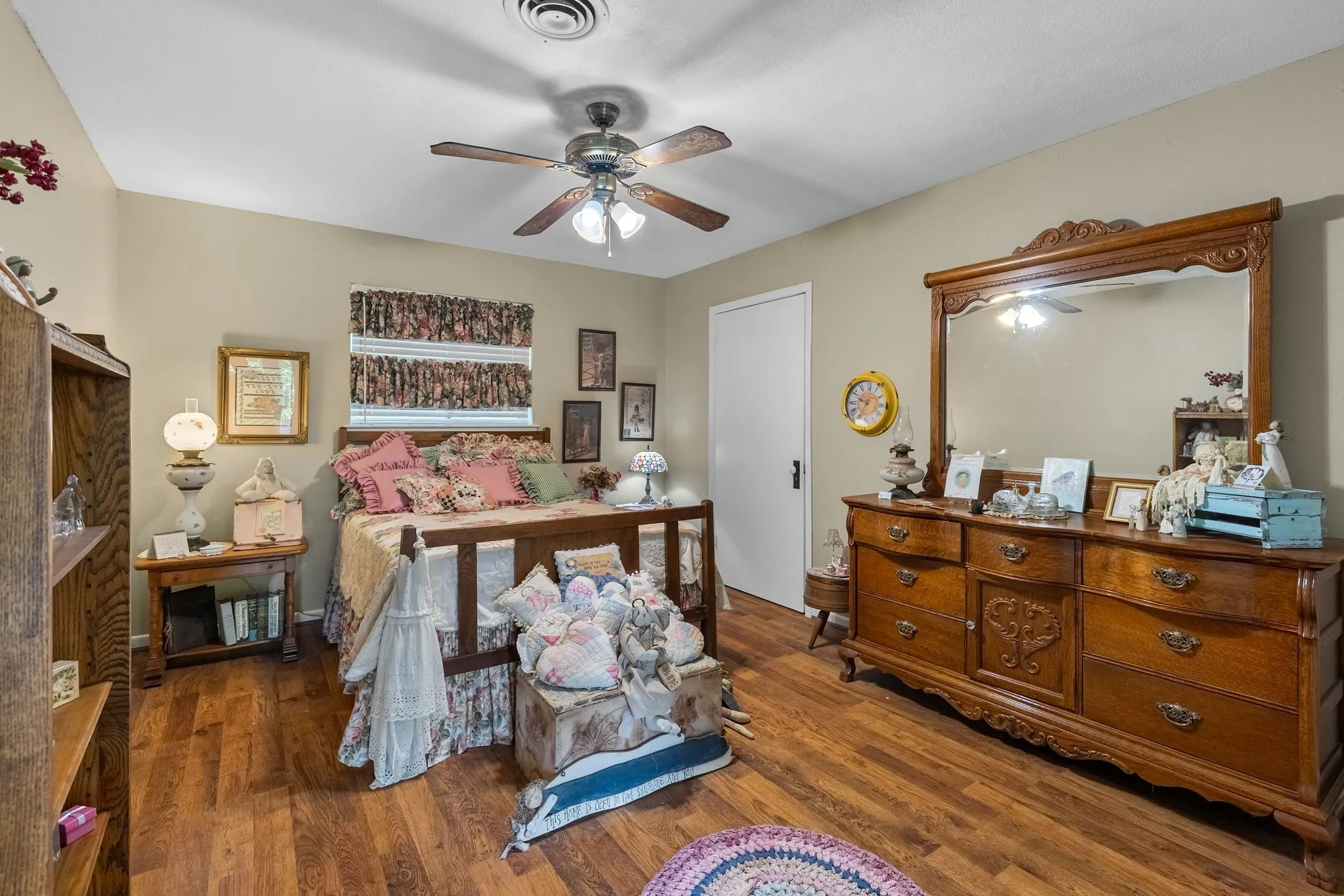 Single Family Residence For Sale in Delta County , 96 SE 12 Street, Cooper, Texas 75432, 3 Bedroom, 2 Bathroom, Garage spaces, 2,534 Sqft, built in 1900, Unknown, mls#21245020, Real Estate Agent in Cooper, Homes For Sale in Delta county, Homes For Sale in Cooper, Realtor in Cooper Texas, Real Estate Brokerage Independent Realty Texas, Luminita Cordes Realtor