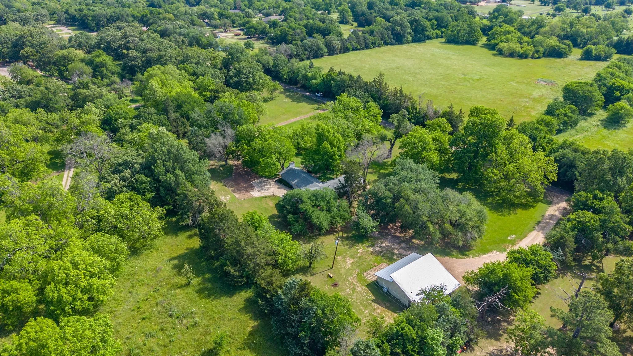 Single Family Residence For Sale in Delta County , 96 SE 12 Street, Cooper, Texas 75432, 3 Bedroom, 2 Bathroom, Garage spaces, 2,534 Sqft, built in 1900, Unknown, mls#21245020, Real Estate Agent in Cooper, Homes For Sale in Delta county, Homes For Sale in Cooper, Realtor in Cooper Texas, Real Estate Brokerage Independent Realty Texas, Luminita Cordes Realtor