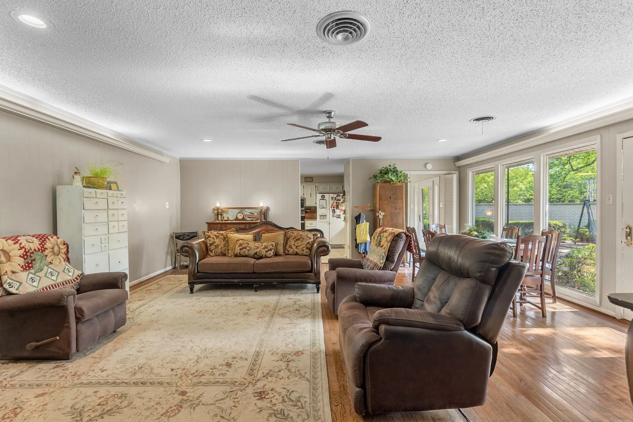Single Family Residence For Sale in Delta County , 96 SE 12 Street, Cooper, Texas 75432, 3 Bedroom, 2 Bathroom, Garage spaces, 2,534 Sqft, built in 1900, Unknown, mls#21245020, Real Estate Agent in Cooper, Homes For Sale in Delta county, Homes For Sale in Cooper, Realtor in Cooper Texas, Real Estate Brokerage Independent Realty Texas, Luminita Cordes Realtor