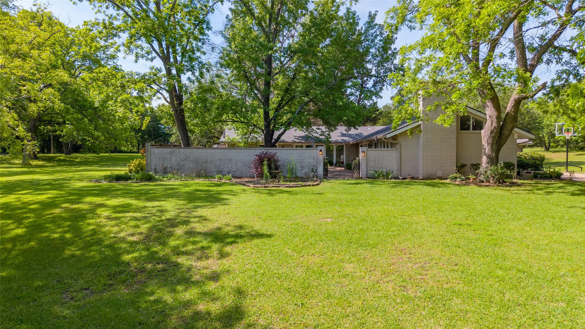 Single Family Residence For Sale in Delta County , 96 SE 12 Street, Cooper, Texas 75432, 3 Bedroom, 2 Bathroom, Garage spaces, 2,534 Sqft, built in 1900, Unknown, mls#21245020, Real Estate Agent in Cooper, Homes For Sale in Delta county, Homes For Sale in Cooper, Realtor in Cooper Texas, Real Estate Brokerage Independent Realty Texas, Luminita Cordes Realtor