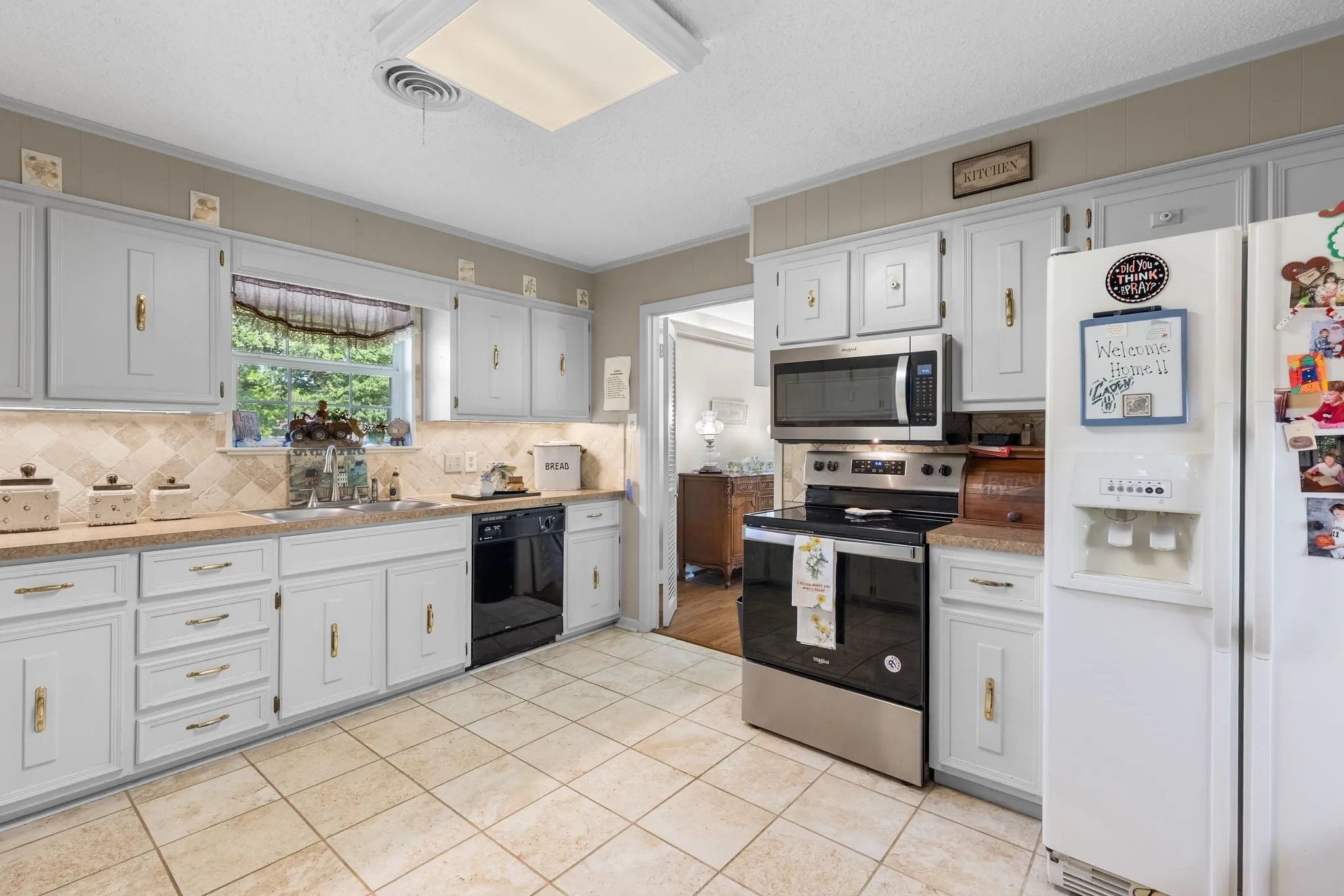 Single Family Residence For Sale in Delta County , 96 SE 12 Street, Cooper, Texas 75432, 3 Bedroom, 2 Bathroom, Garage spaces, 2,534 Sqft, built in 1900, Unknown, mls#21245020, Real Estate Agent in Cooper, Homes For Sale in Delta county, Homes For Sale in Cooper, Realtor in Cooper Texas, Real Estate Brokerage Independent Realty Texas, Luminita Cordes Realtor