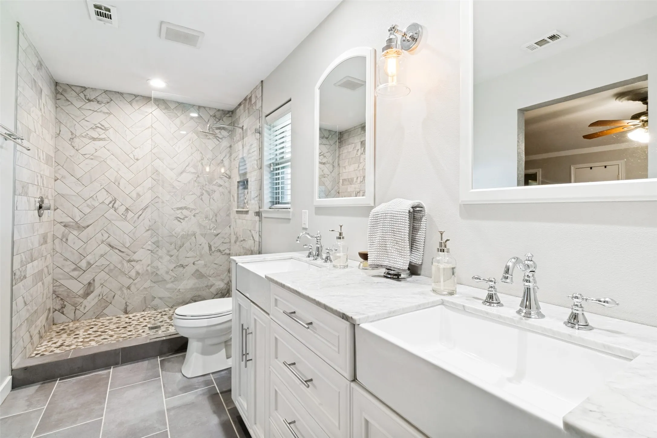 Single Family Residence For Sale in Dallas County , 6922 Allview Lane, Dallas, Texas 75227, 4 Bedroom, 3 Bathroom, 2 Garage spaces, 2,229 Sqft, built in 1973, Preowned, mls#21260021, Real Estate Agent in Dallas, Homes For Sale in Dallas county, Homes For Sale in Dallas, Realtor in Dallas Texas, Real Estate Brokerage Independent Realty Texas, Luminita Cordes Realtor