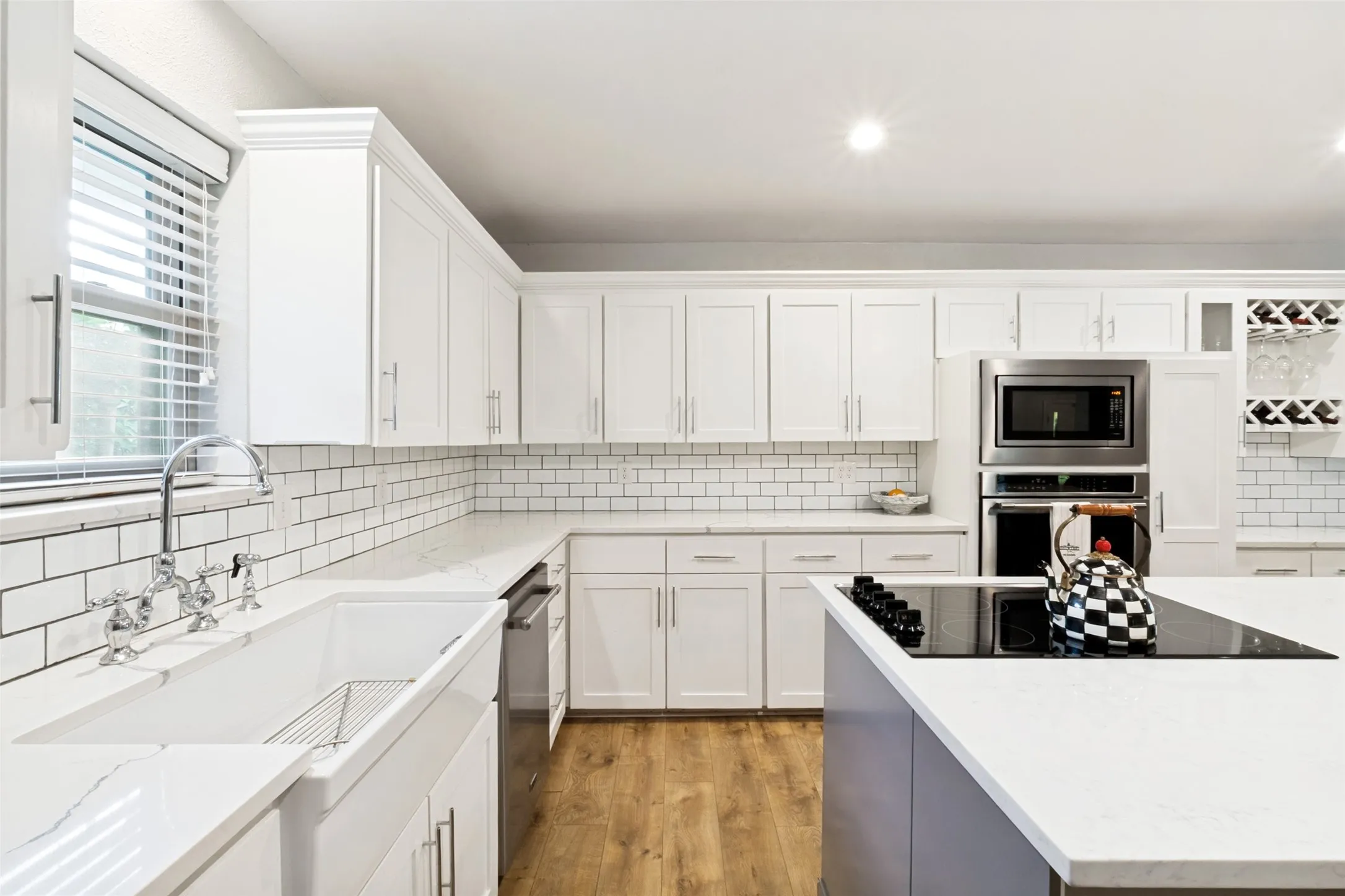 Single Family Residence For Sale in Dallas County , 6922 Allview Lane, Dallas, Texas 75227, 4 Bedroom, 3 Bathroom, 2 Garage spaces, 2,229 Sqft, built in 1973, Preowned, mls#21260021, Real Estate Agent in Dallas, Homes For Sale in Dallas county, Homes For Sale in Dallas, Realtor in Dallas Texas, Real Estate Brokerage Independent Realty Texas, Luminita Cordes Realtor