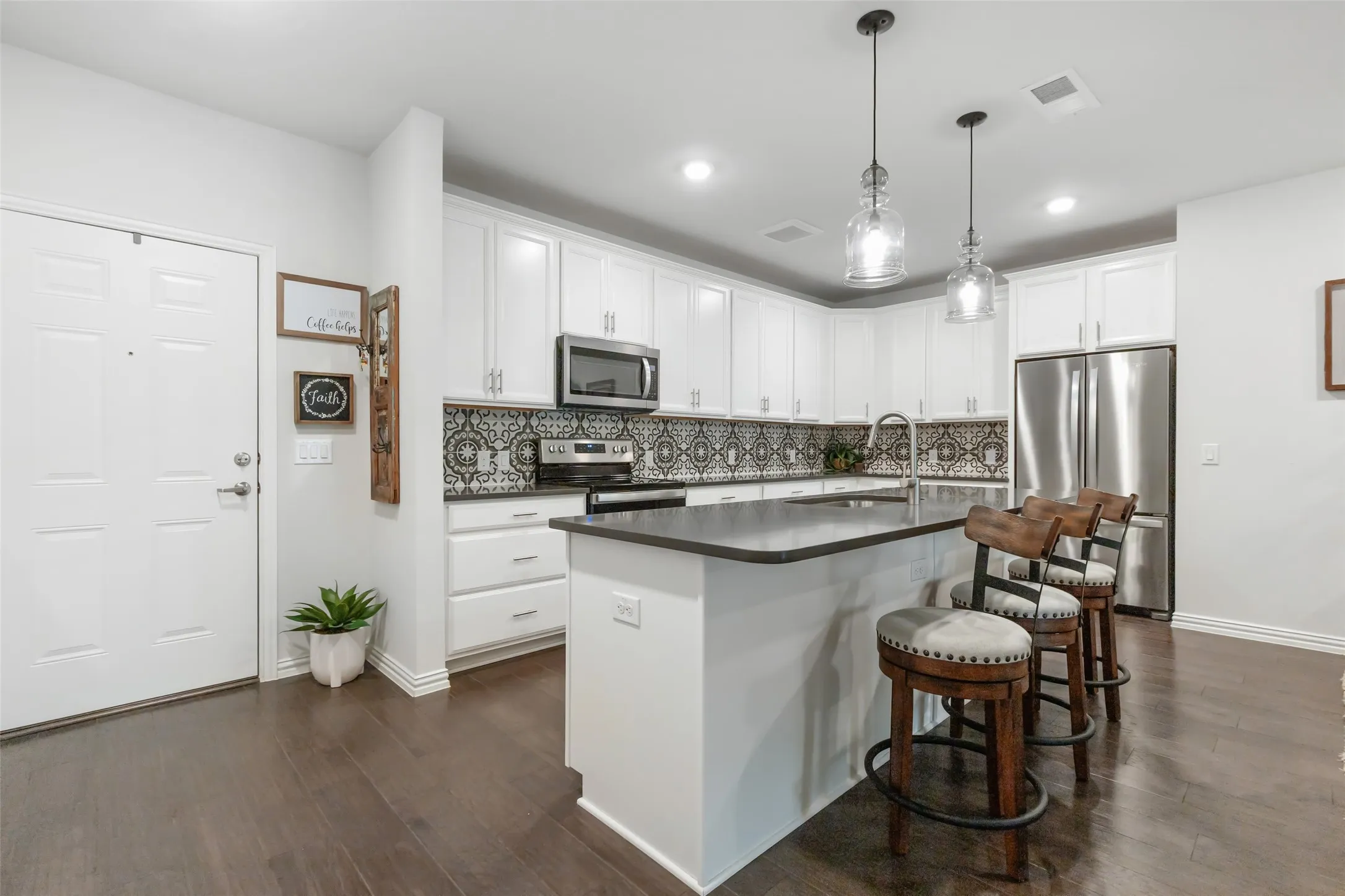 Condominium For Sale in Collin County , 651 N Watters Road 7204, Allen, Texas 75013, 2 Bedroom, 2 Bathroom, 1 Garage spaces, 1,709 Sqft, built in 2024, Preowned, mls#21257349, Real Estate Agent in Allen, Homes For Sale in Collin county, Homes For Sale in Allen, Realtor in Allen Texas, Real Estate Brokerage Independent Realty Texas, Luminita Cordes Realtor