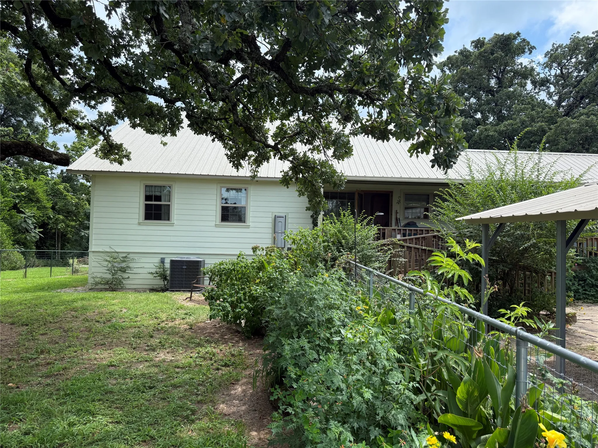 Single Family Residence For Sale in Franklin (TX) County , 1014 Greenwood Street, Winnsboro, Texas 75494, 3 Bedroom, 2 Bathroom, 2 Garage spaces, 1,840 Sqft, built in 2018, Preowned, mls#21260477, Real Estate Agent in Winnsboro, Homes For Sale in Franklin (TX) county, Homes For Sale in Winnsboro, Realtor in Winnsboro Texas, Real Estate Brokerage Independent Realty Texas, Luminita Cordes Realtor