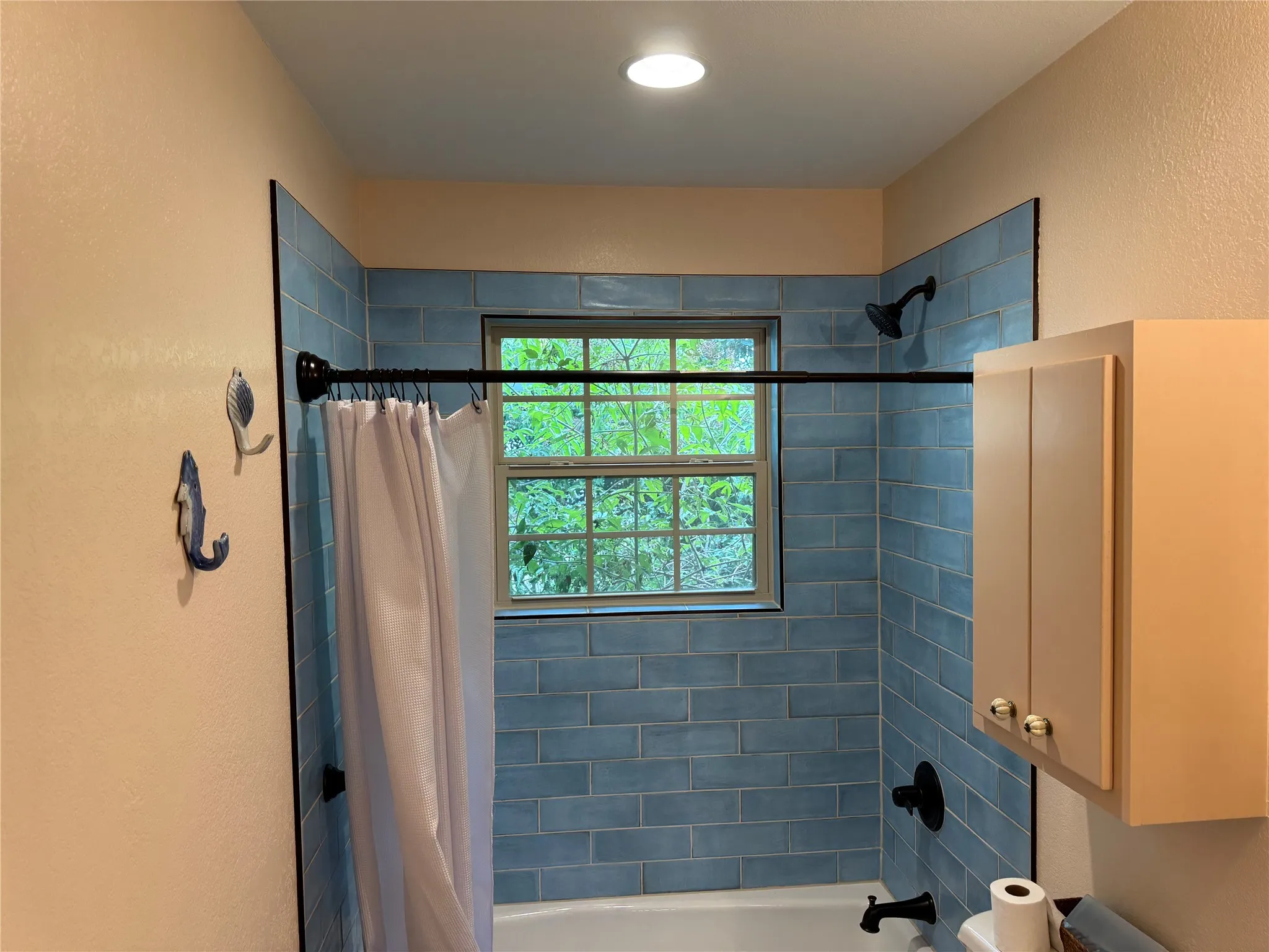 Single Family Residence For Sale in Franklin (TX) County , 1014 Greenwood Street, Winnsboro, Texas 75494, 3 Bedroom, 2 Bathroom, 2 Garage spaces, 1,840 Sqft, built in 2018, Preowned, mls#21260477, Real Estate Agent in Winnsboro, Homes For Sale in Franklin (TX) county, Homes For Sale in Winnsboro, Realtor in Winnsboro Texas, Real Estate Brokerage Independent Realty Texas, Luminita Cordes Realtor
