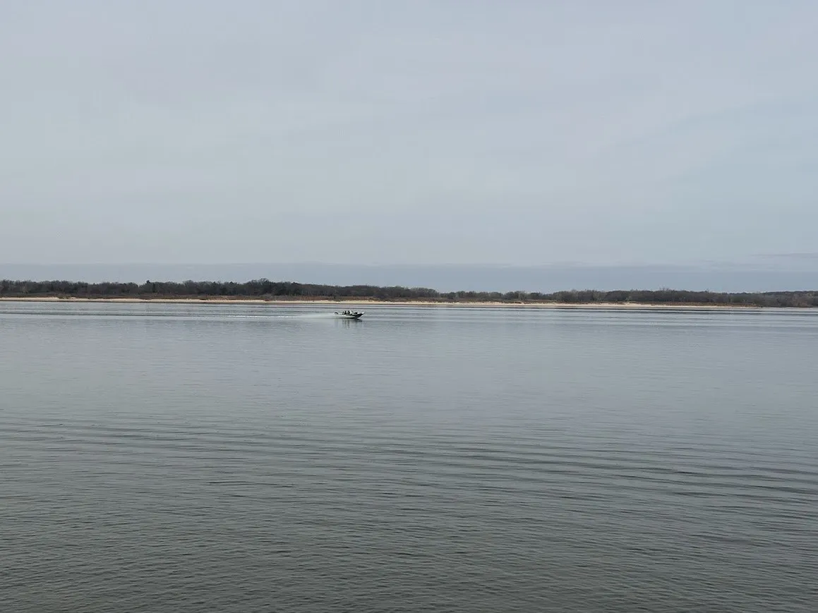  Just minutes from Lake Texoma with quick access to multiple marinas and boat ramps, this property is perfect for enjoying boating, fishing, and the lake lifestyle.