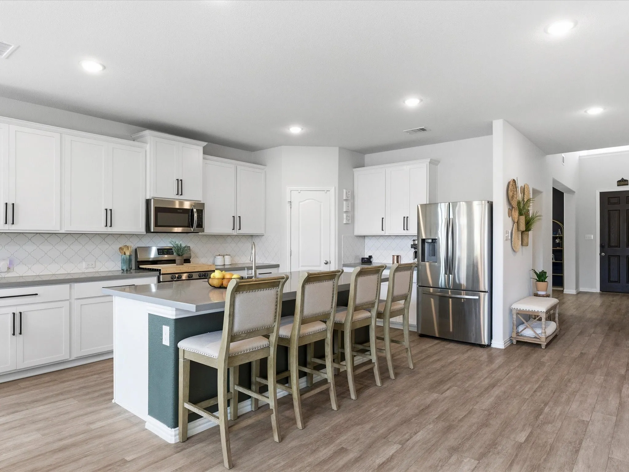 Single Family Residence For Sale in Grayson County , 518 N Eagle Point Road, Van Alstyne, Texas 75495, 4 Bedroom, 4 Bathroom, 2 Garage spaces, 3,014 Sqft, built in 2021, mls#21259804, Real Estate Agent in Van Alstyne, Homes For Sale in Grayson county, Homes For Sale in Van Alstyne, Realtor in Van Alstyne Texas, Real Estate Brokerage Independent Realty Texas, Luminita Cordes Realtor