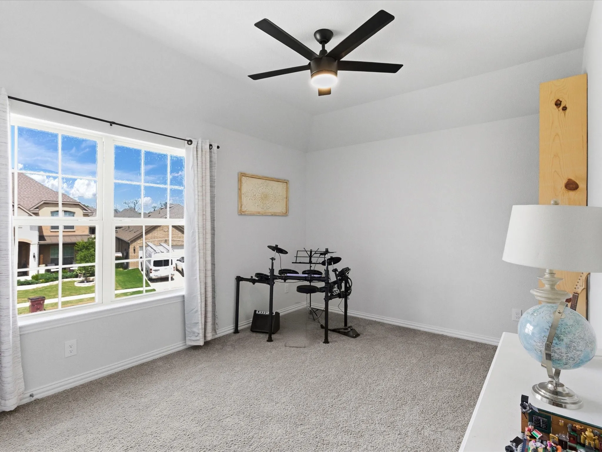 Single Family Residence For Sale in Grayson County , 518 N Eagle Point Road, Van Alstyne, Texas 75495, 4 Bedroom, 4 Bathroom, 2 Garage spaces, 3,014 Sqft, built in 2021, mls#21259804, Real Estate Agent in Van Alstyne, Homes For Sale in Grayson county, Homes For Sale in Van Alstyne, Realtor in Van Alstyne Texas, Real Estate Brokerage Independent Realty Texas, Luminita Cordes Realtor