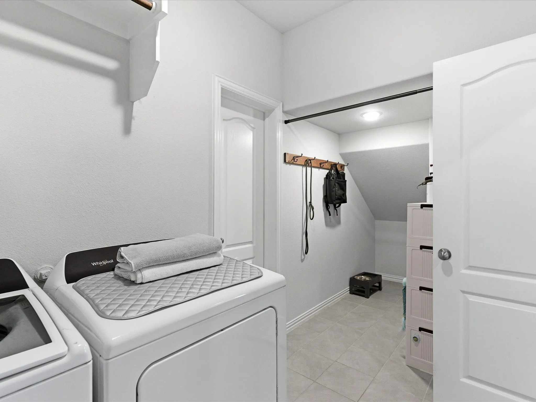 Single Family Residence For Sale in Grayson County , 518 N Eagle Point Road, Van Alstyne, Texas 75495, 4 Bedroom, 4 Bathroom, 2 Garage spaces, 3,014 Sqft, built in 2021, mls#21259804, Real Estate Agent in Van Alstyne, Homes For Sale in Grayson county, Homes For Sale in Van Alstyne, Realtor in Van Alstyne Texas, Real Estate Brokerage Independent Realty Texas, Luminita Cordes Realtor