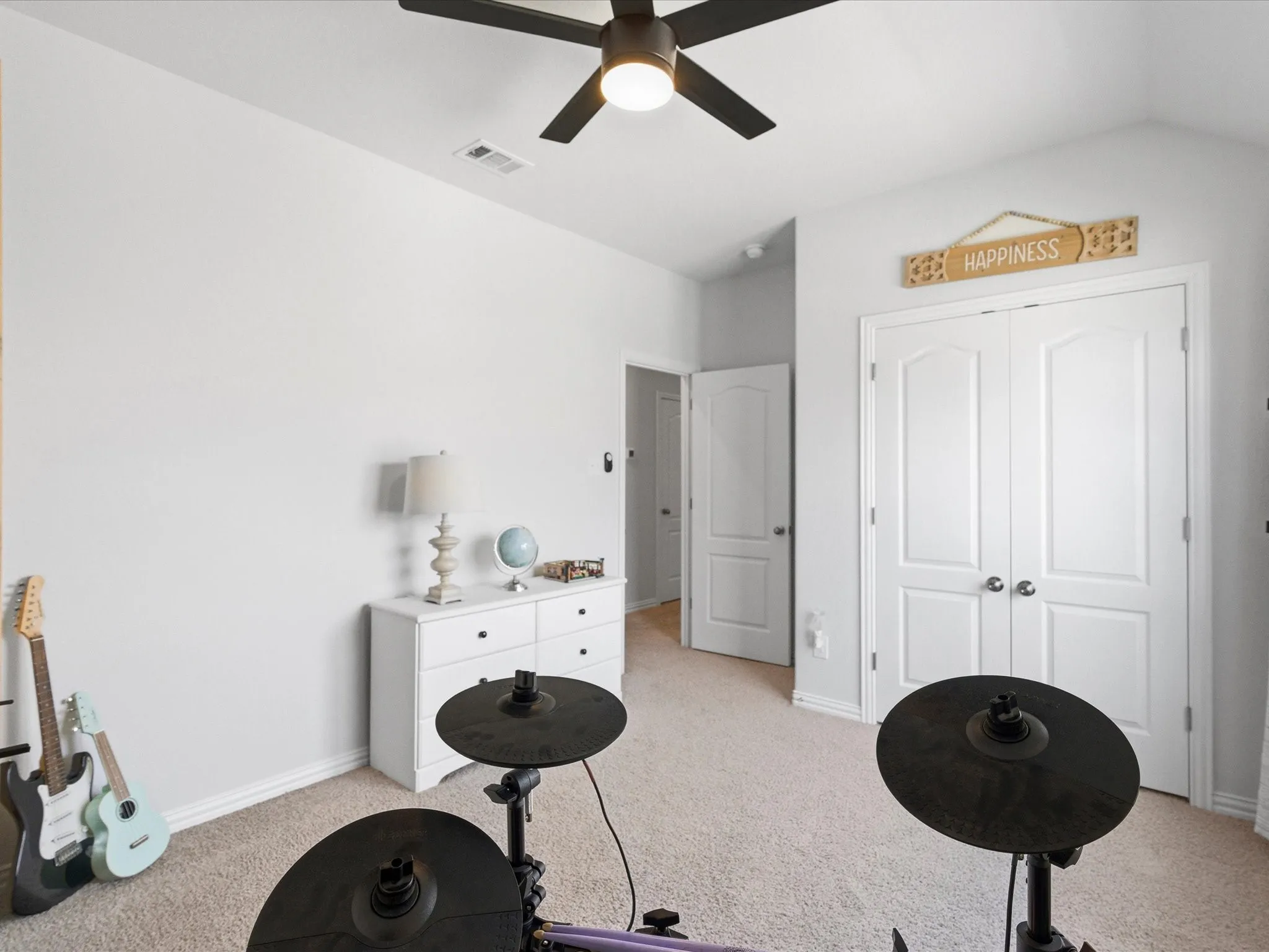 Single Family Residence For Sale in Grayson County , 518 N Eagle Point Road, Van Alstyne, Texas 75495, 4 Bedroom, 4 Bathroom, 2 Garage spaces, 3,014 Sqft, built in 2021, mls#21259804, Real Estate Agent in Van Alstyne, Homes For Sale in Grayson county, Homes For Sale in Van Alstyne, Realtor in Van Alstyne Texas, Real Estate Brokerage Independent Realty Texas, Luminita Cordes Realtor