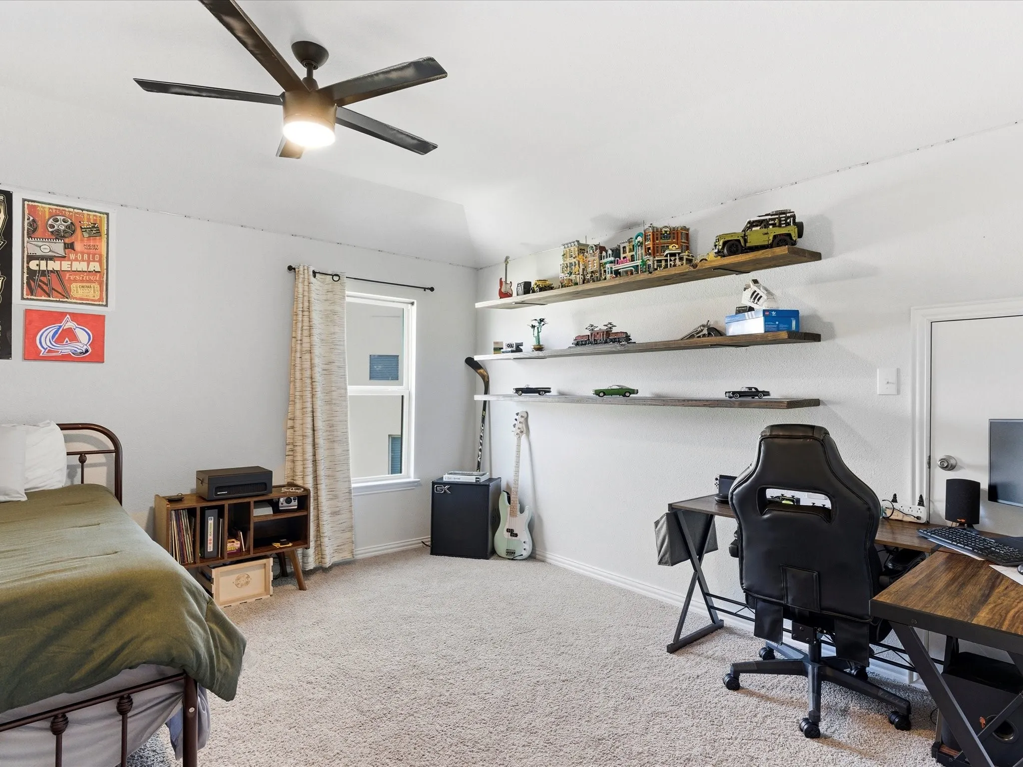 Single Family Residence For Sale in Grayson County , 518 N Eagle Point Road, Van Alstyne, Texas 75495, 4 Bedroom, 4 Bathroom, 2 Garage spaces, 3,014 Sqft, built in 2021, mls#21259804, Real Estate Agent in Van Alstyne, Homes For Sale in Grayson county, Homes For Sale in Van Alstyne, Realtor in Van Alstyne Texas, Real Estate Brokerage Independent Realty Texas, Luminita Cordes Realtor