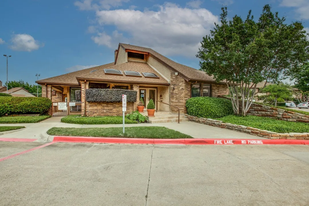 Condominium For Rent in Tarrant County , 2100 Rainbow Drive 4111, Arlington, Texas 76011, 2 Bedrooms, 1 Bathroom, Garage spaces, 963 Sqft, built in 1983, Price $1,600, mls#21260402, Real Estate Agent in Arlington, Homes For Rent in Tarrant county, Homes For Rent in Arlington, Realtor in Arlington Texas, Real Estate Brokerage Independent Realty Texas, Luminita Cordes Realtor