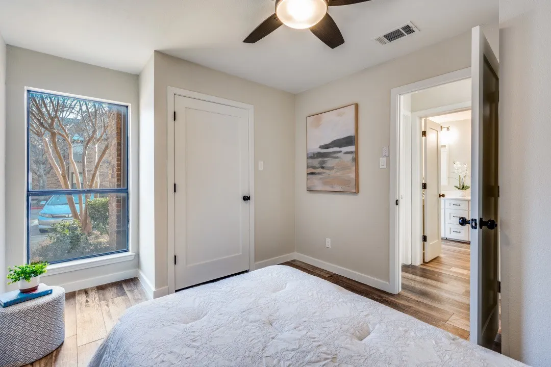 Condominium For Rent in Tarrant County , 2100 Rainbow Drive 4111, Arlington, Texas 76011, 2 Bedrooms, 1 Bathroom, Garage spaces, 963 Sqft, built in 1983, Price $1,600, mls#21260402, Real Estate Agent in Arlington, Homes For Rent in Tarrant county, Homes For Rent in Arlington, Realtor in Arlington Texas, Real Estate Brokerage Independent Realty Texas, Luminita Cordes Realtor